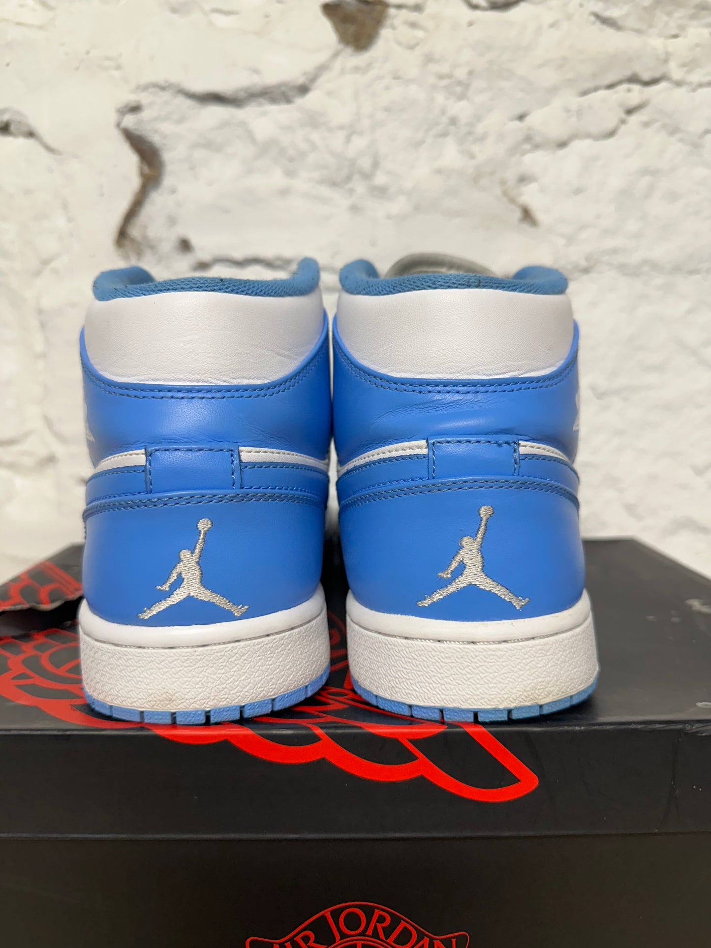 Air Jordan 1 Mid UNC Sz 10