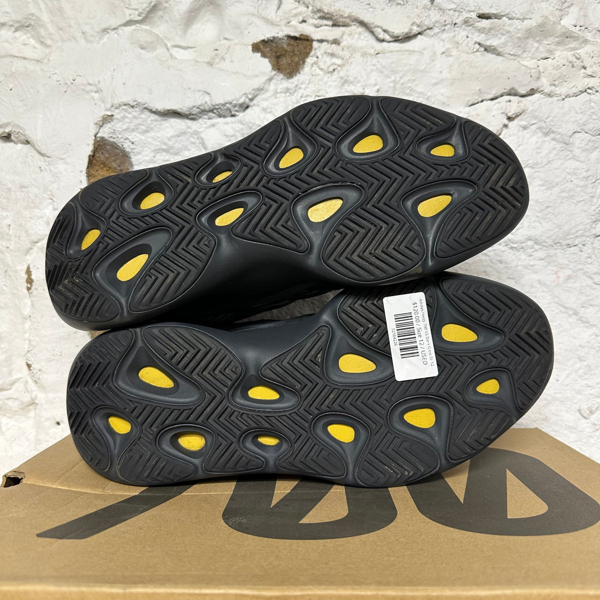 Yeezy 700 V3 Dark Glow Sz 12