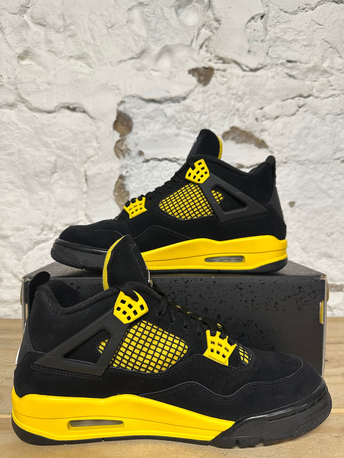 Air Jordan 4 Thunder Sz 9