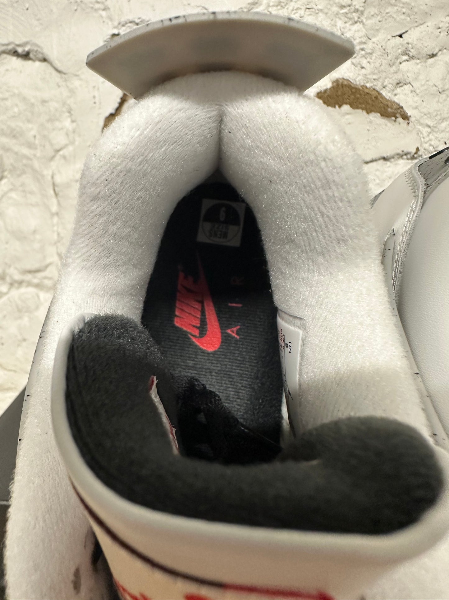 Air Jordan 4 White Cement Sz 9 DS