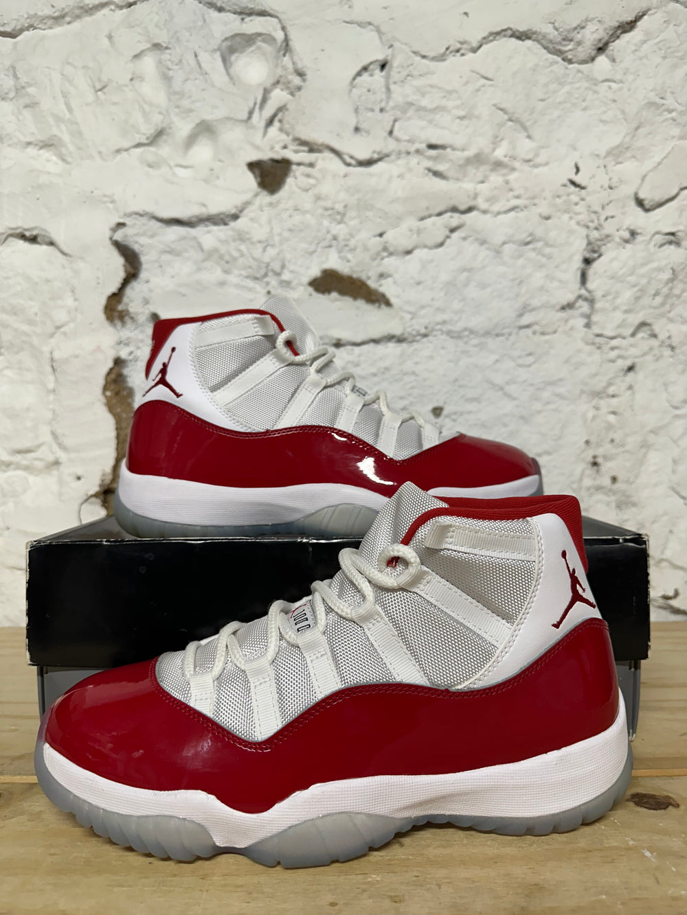Air Jordan 11 High Cherry Sz 9.5