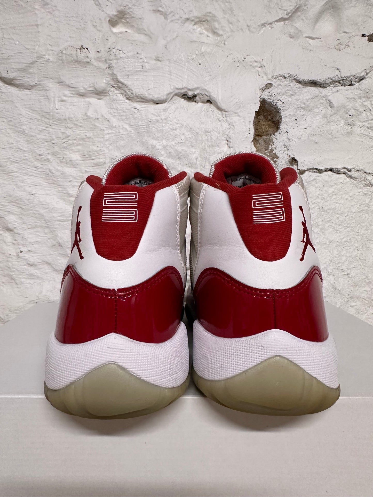 Air Jordan 11 High Cherry Sz 7Y