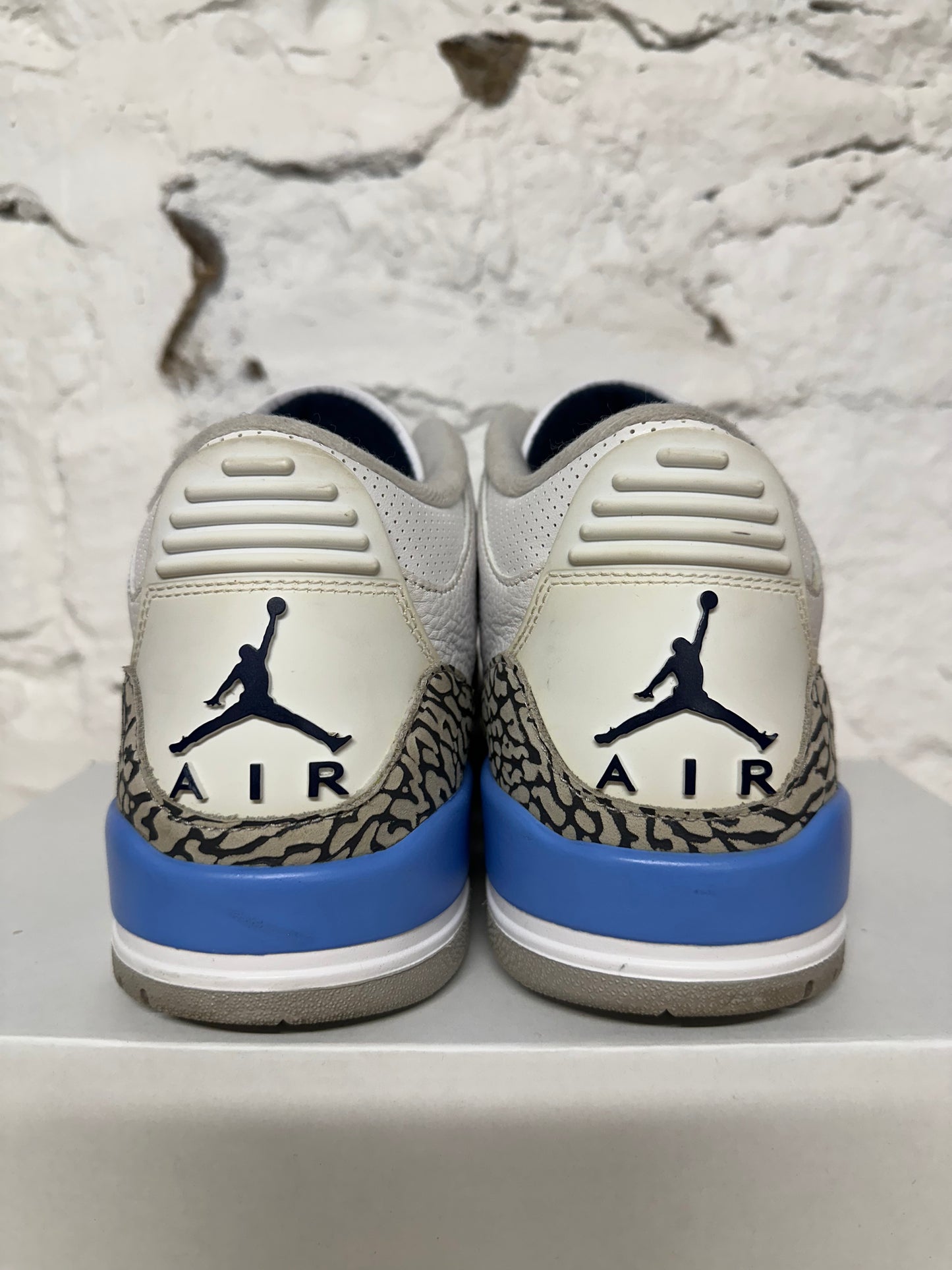 Air Jordan 3 UNC Sz 10