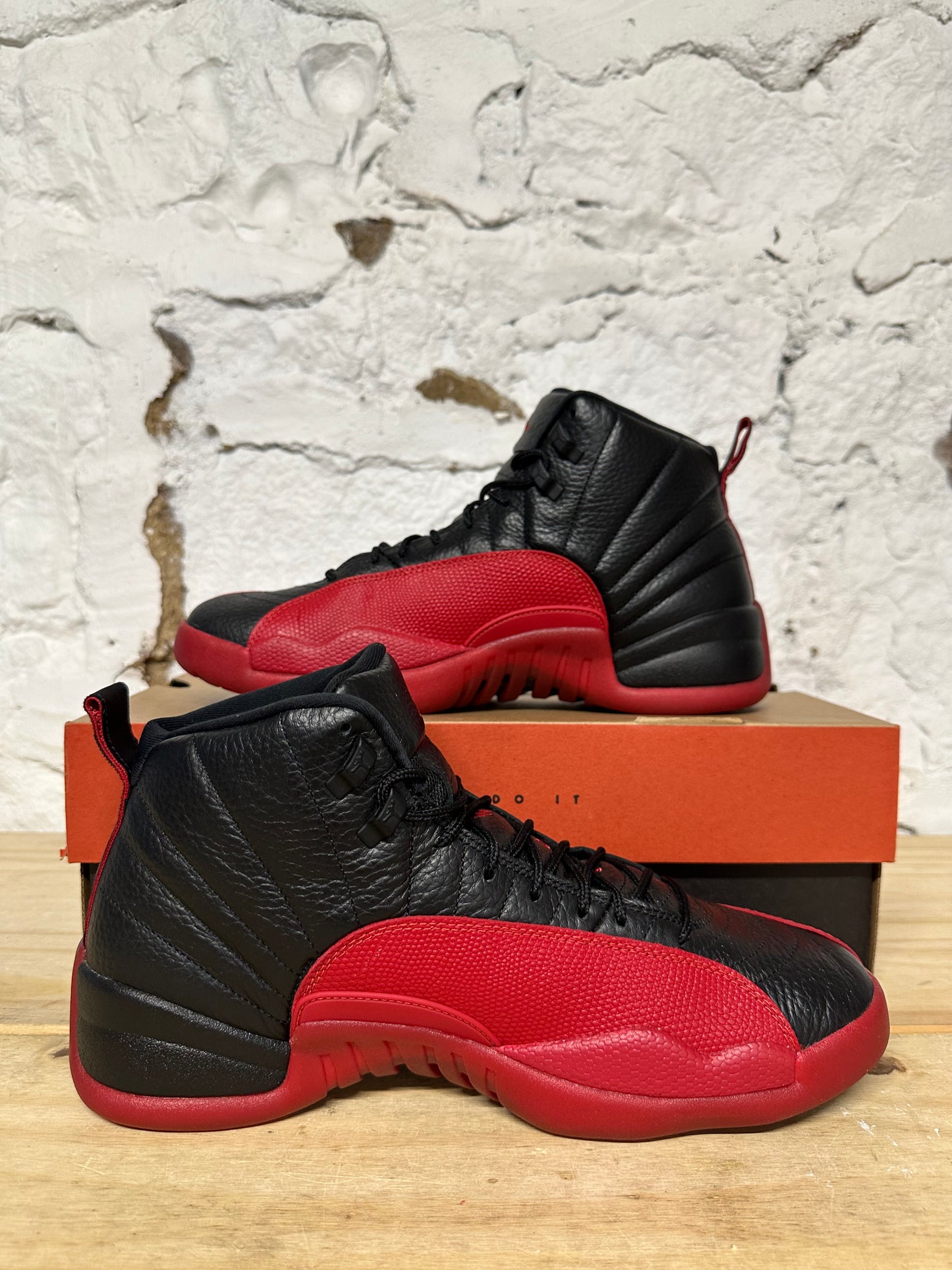 Air Jordan 12 Flu Game Sz 11.5