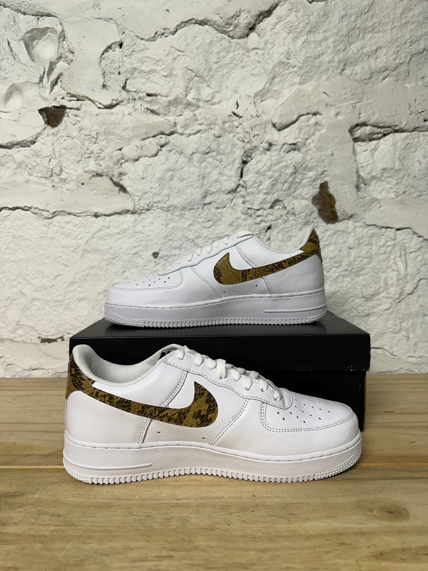 Nike Air Force 1 Low Ivory Snake Sz 10 DS