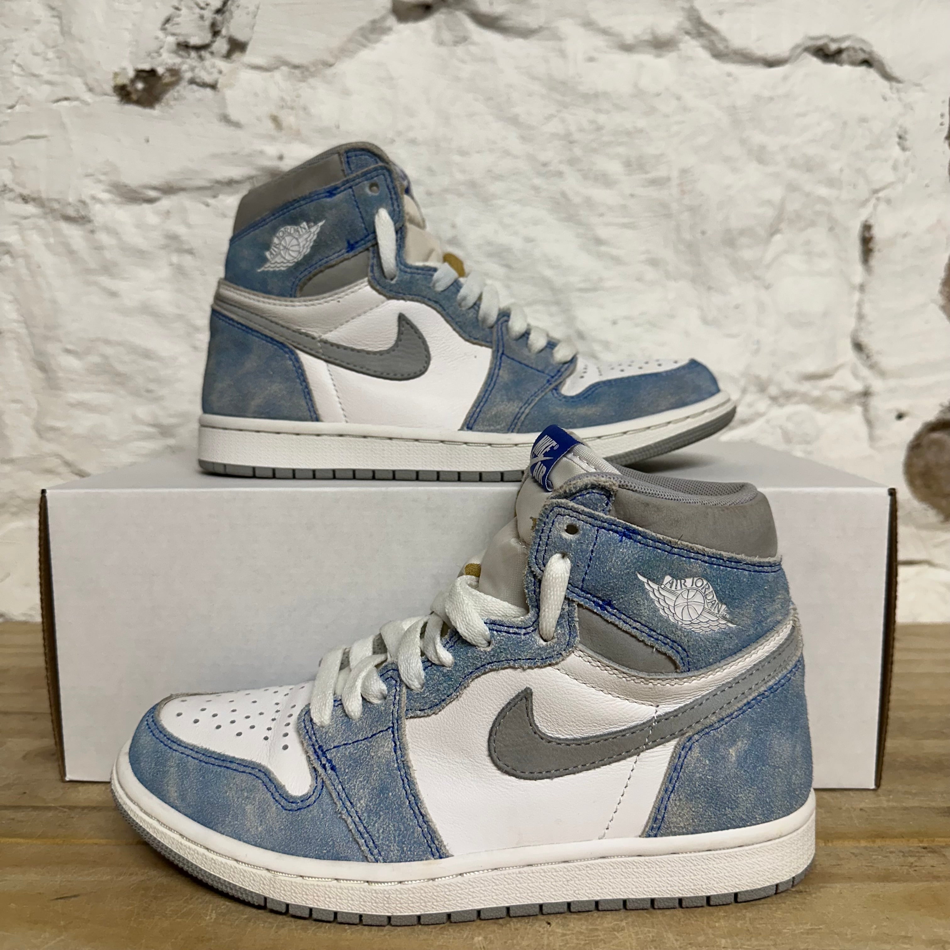 Air Jordan 1 High Hyper Royal Sz 5.5