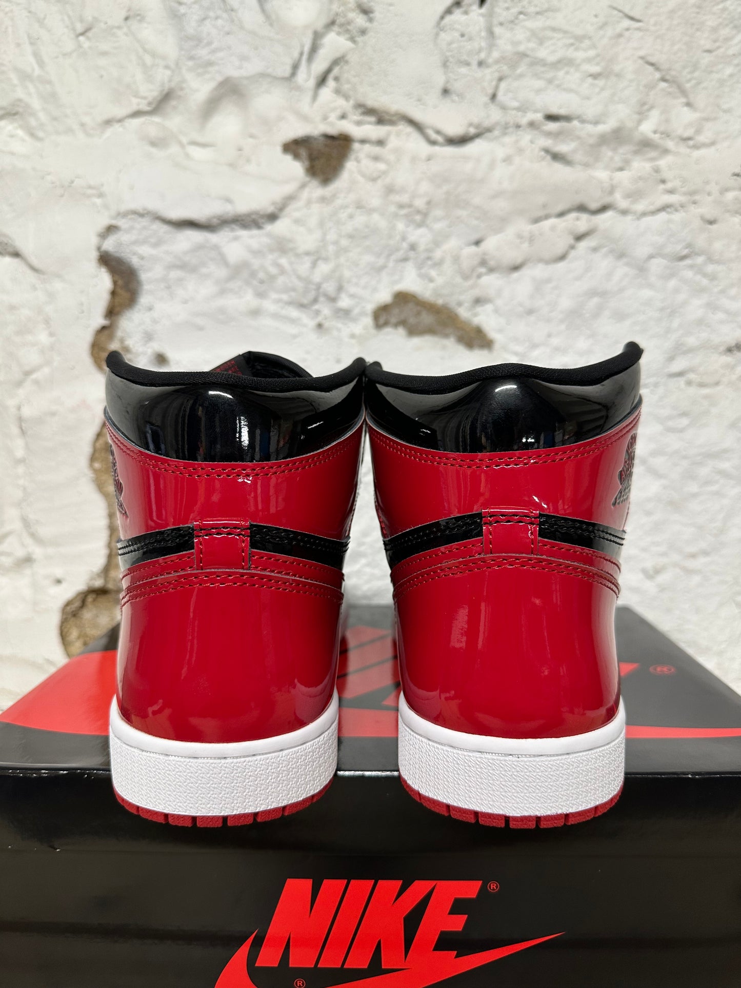 Air Jordan 1 High Patent Bred Sz 10.5 DS