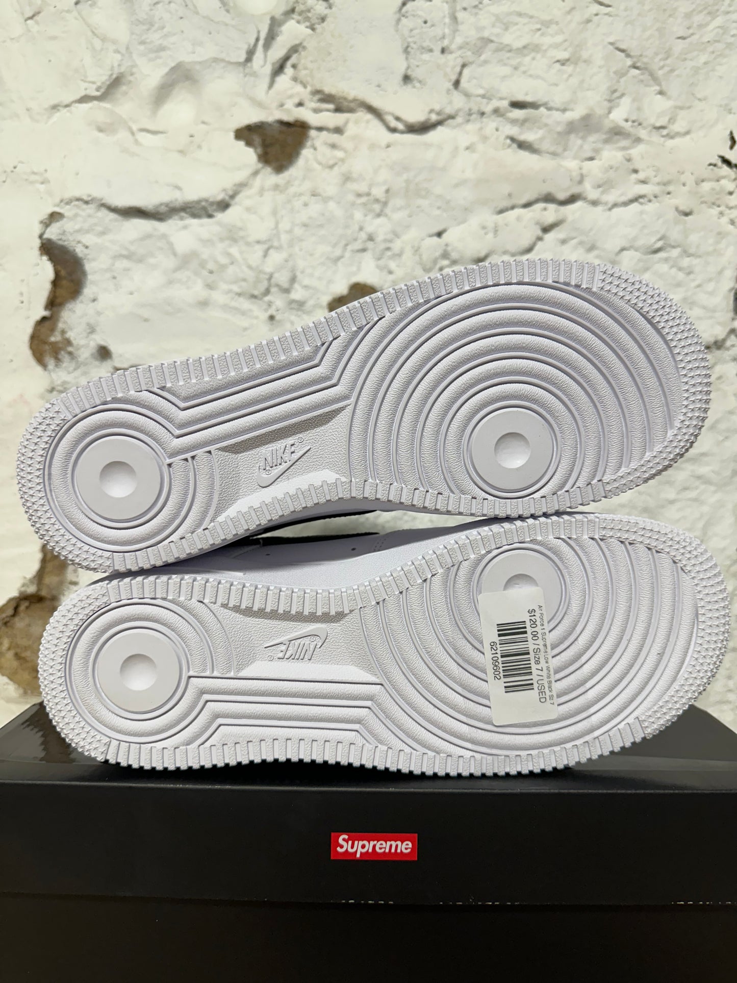 Nike Air Force 1 Supreme Low White Black Sz 7