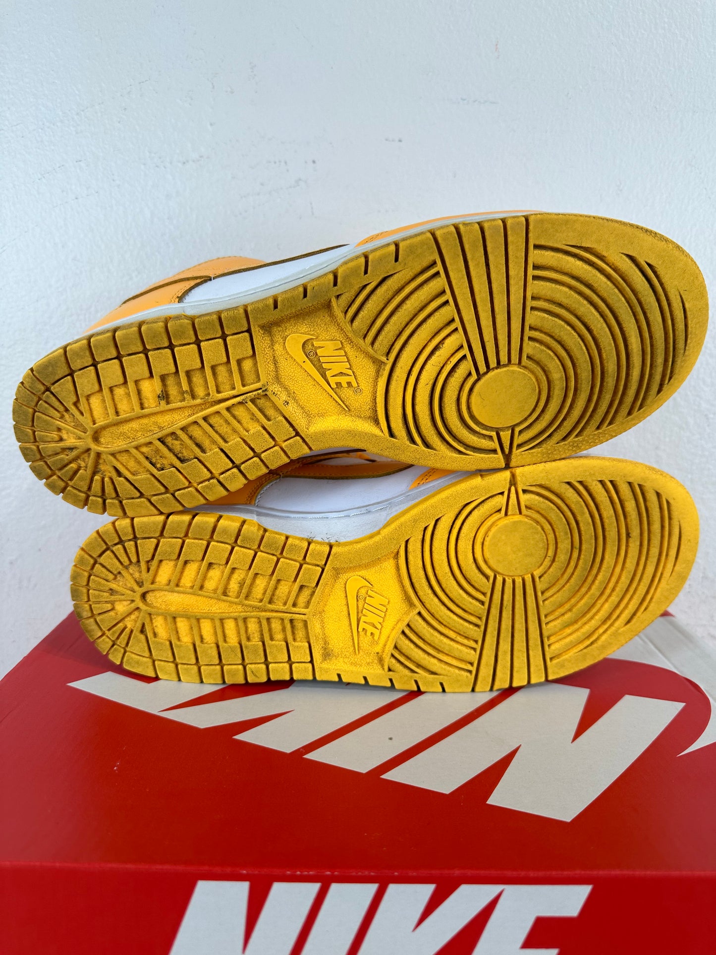 Nike Dunk Low Laser Orange Sz 9.5(11W)