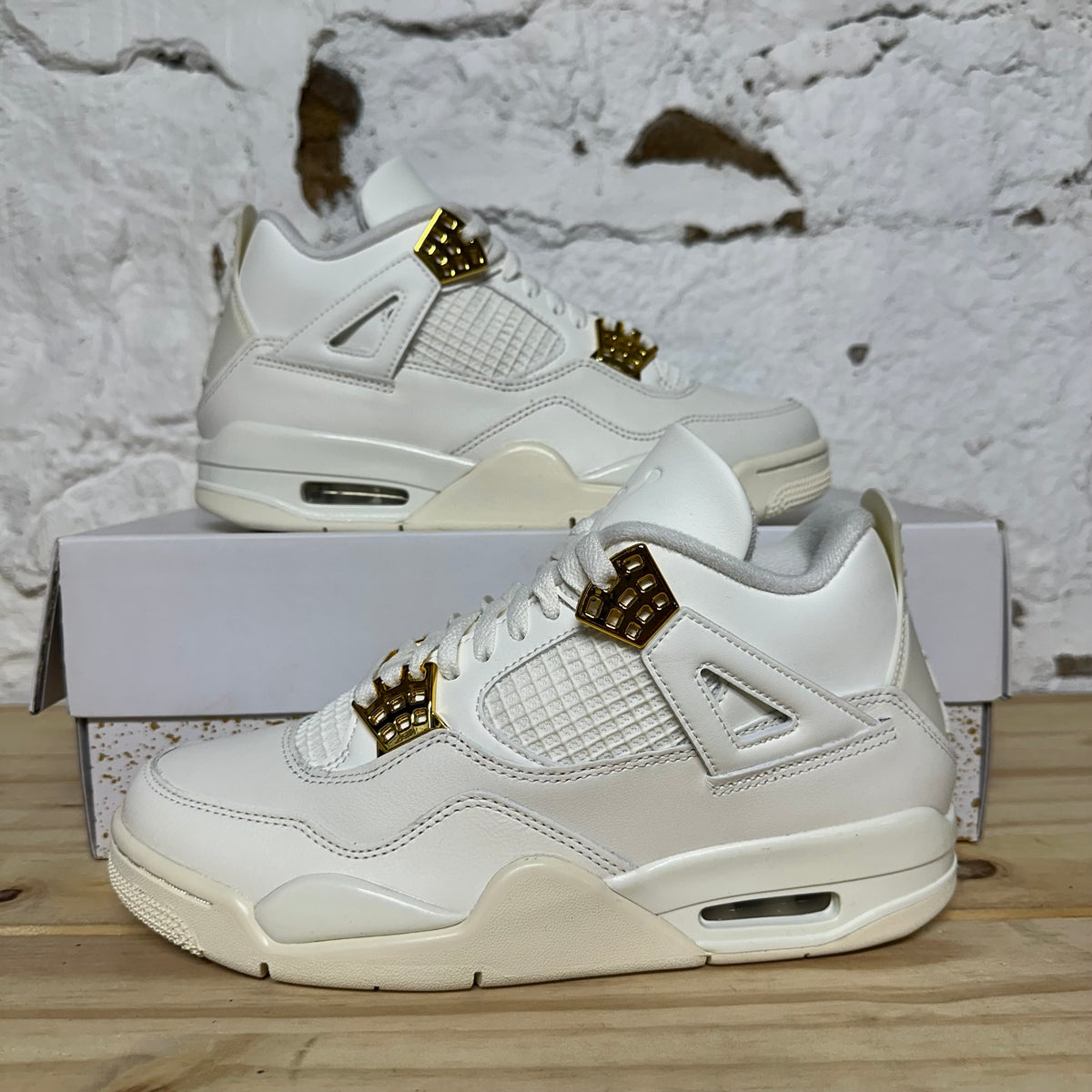 Air Jordan 4 Metallic Gold Sz 7.5 (9W) DS