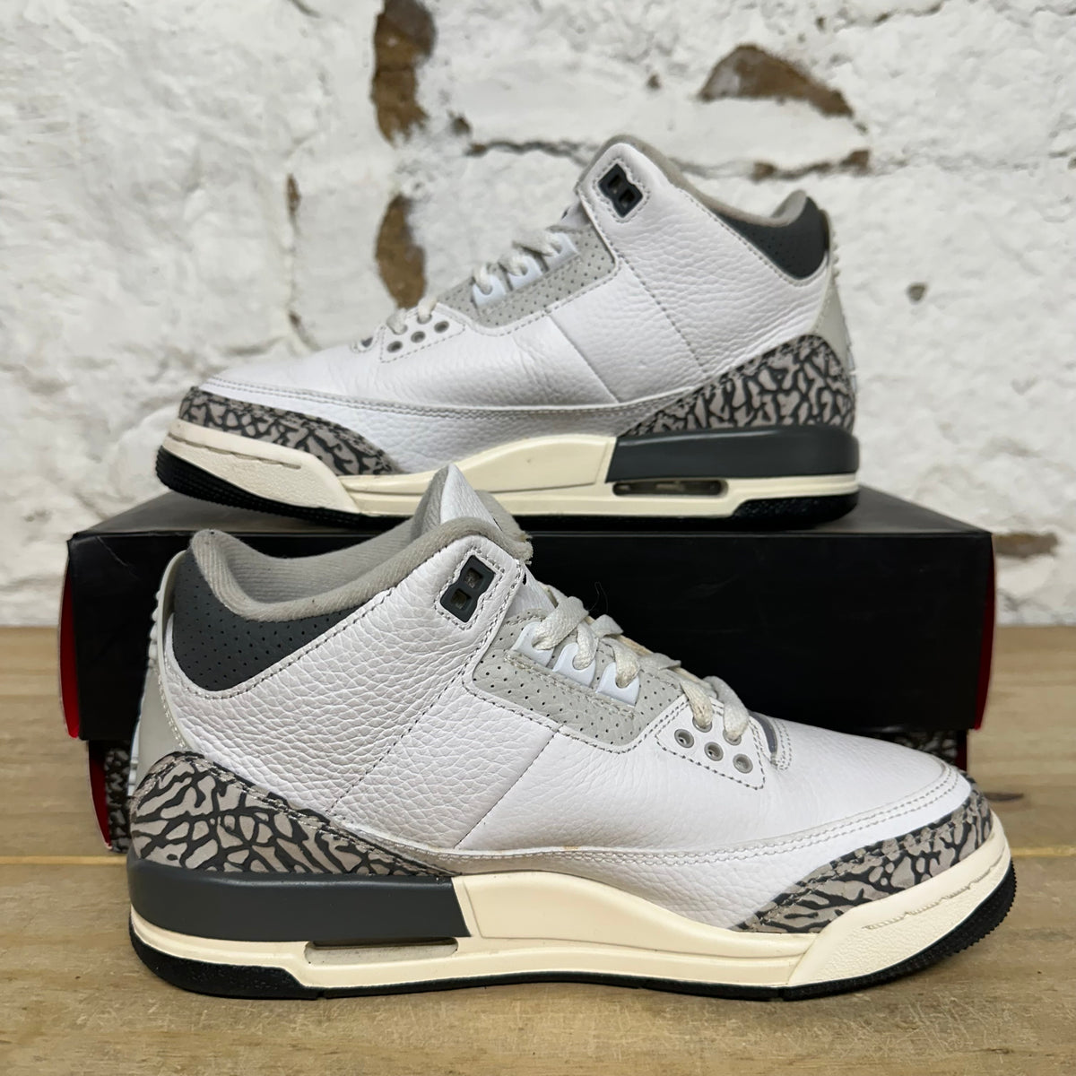 Air Jordan 3 Hide N Seek Sz 6Y