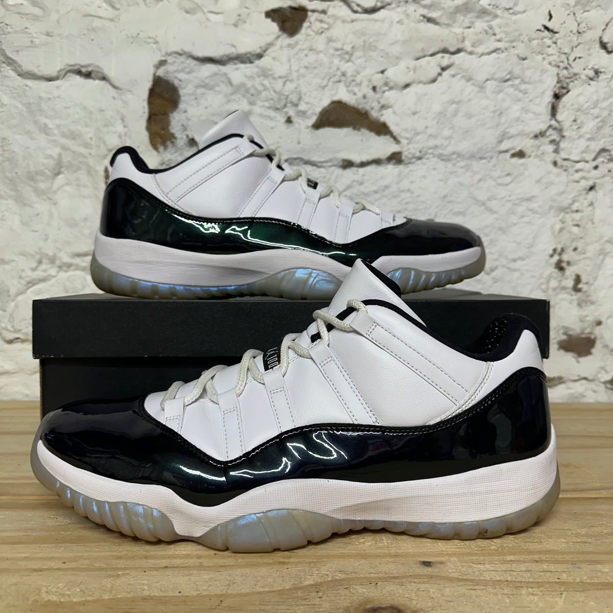 Air Jordan 11 Low Iridescent Sz 14