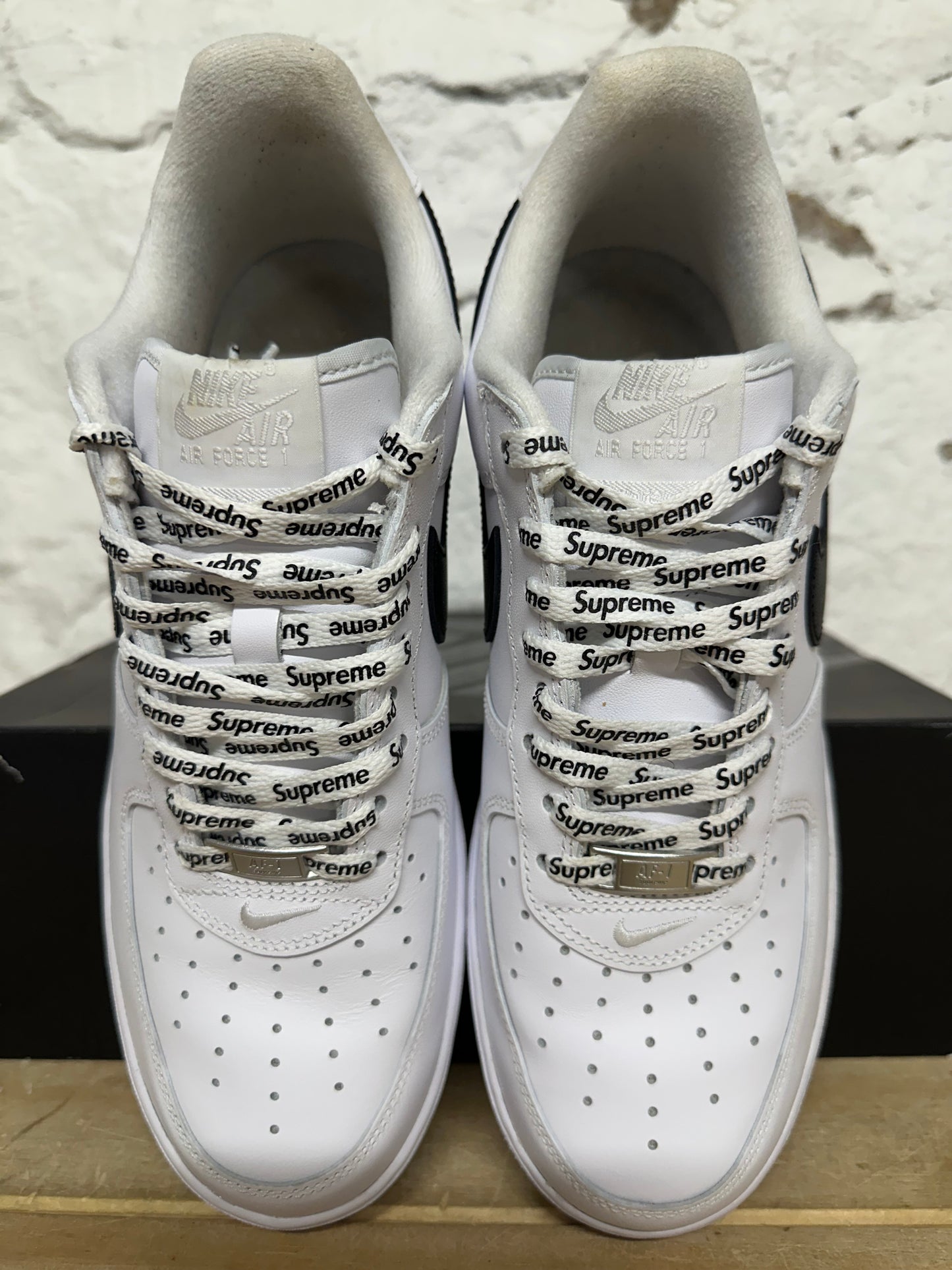 Nike Air Force 1 Low Supreme Black White Sz 9