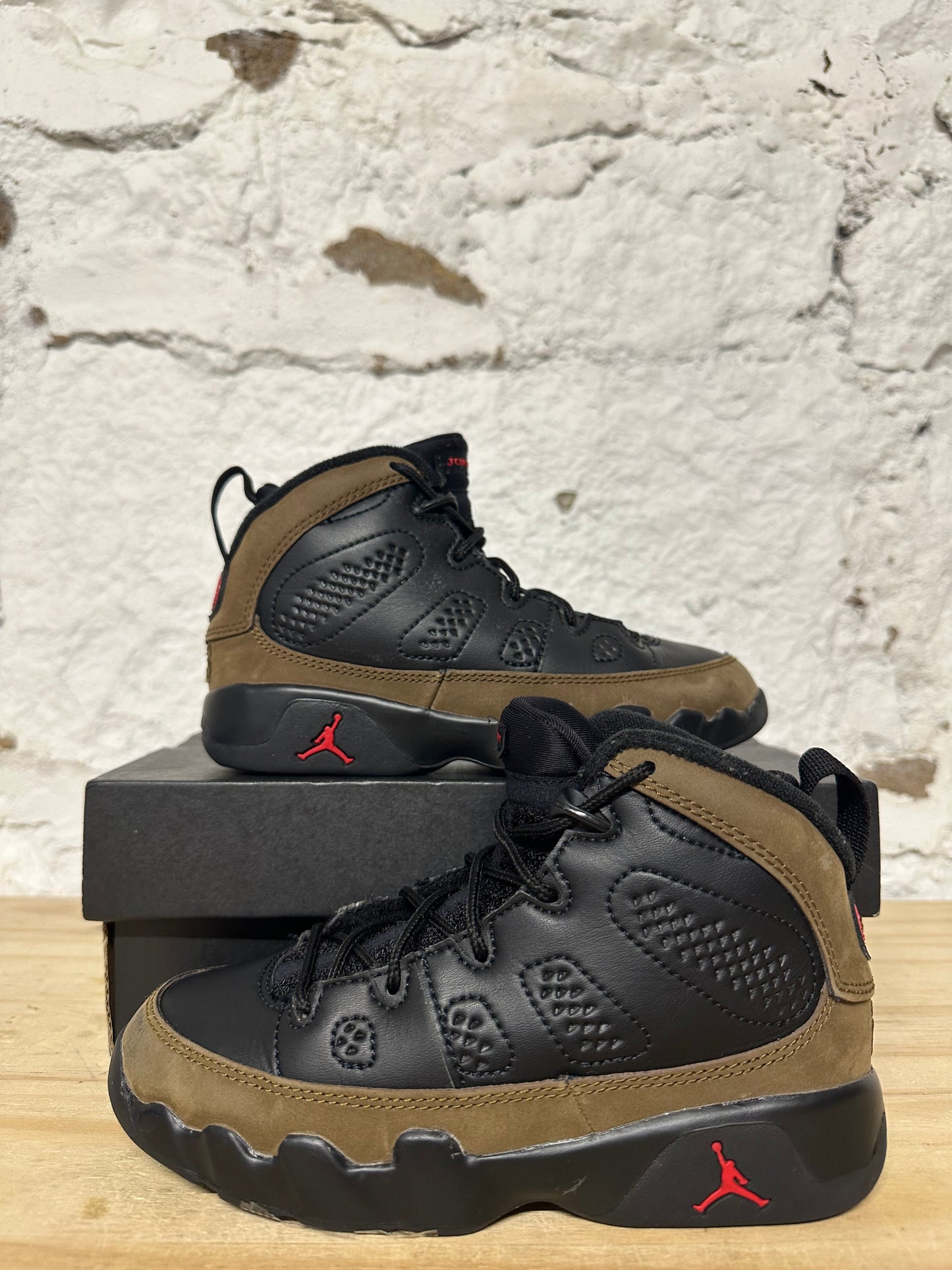 Air Jordan 9 Olive Sz 12C