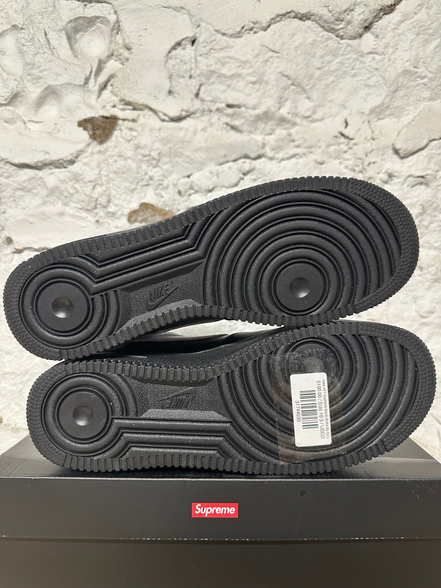 Nike Air Force 1 Low Supreme Black White Sz 10.5