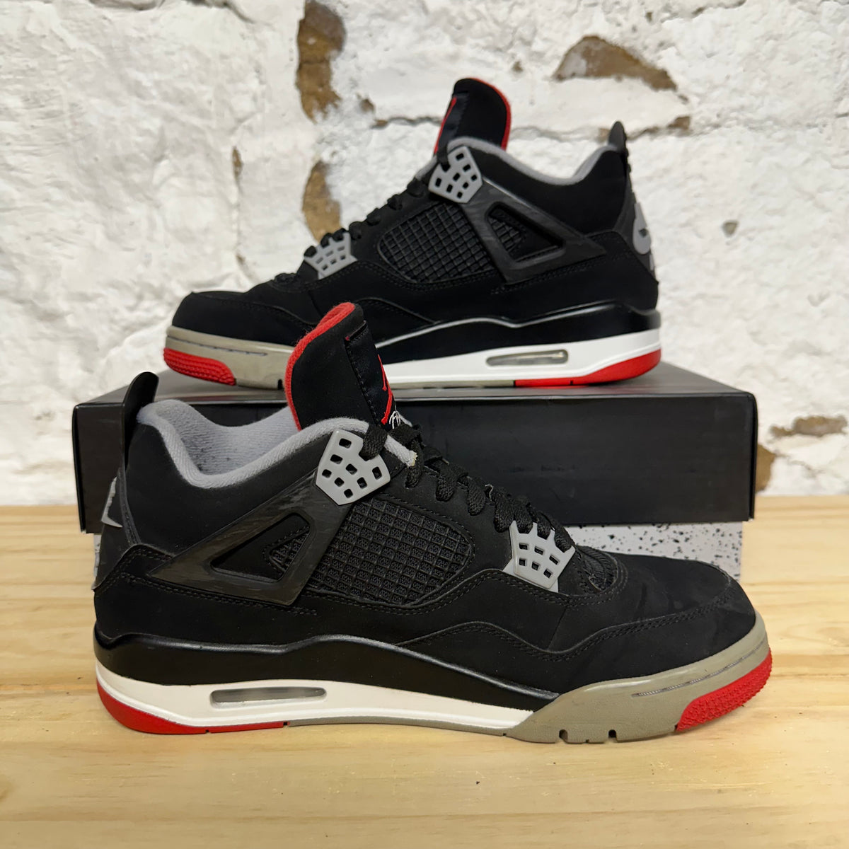 Air Jordan 4 Bred (2019) Sz 9