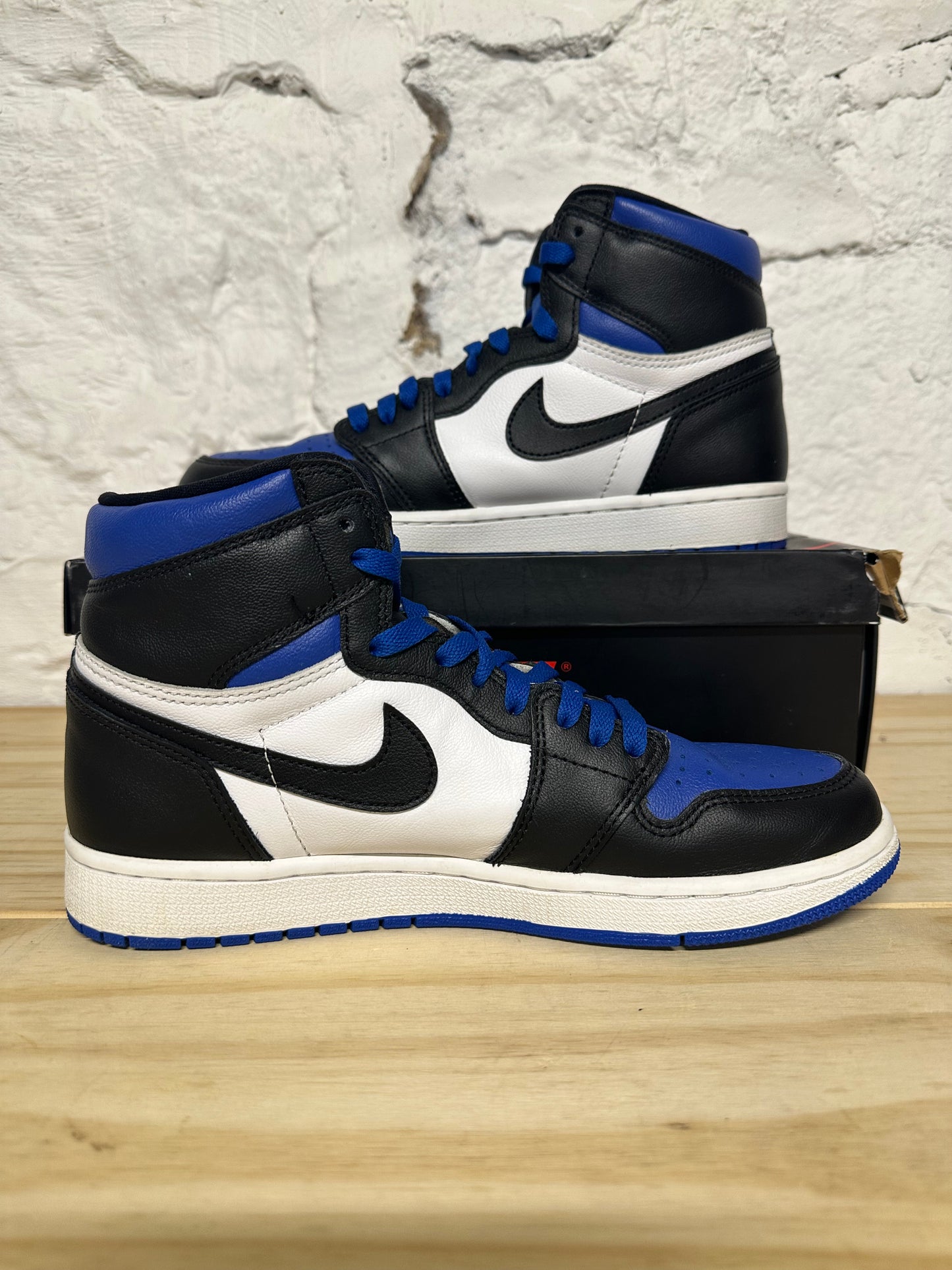 Air Jordan 1 High Royal Toe Sz 8.5
