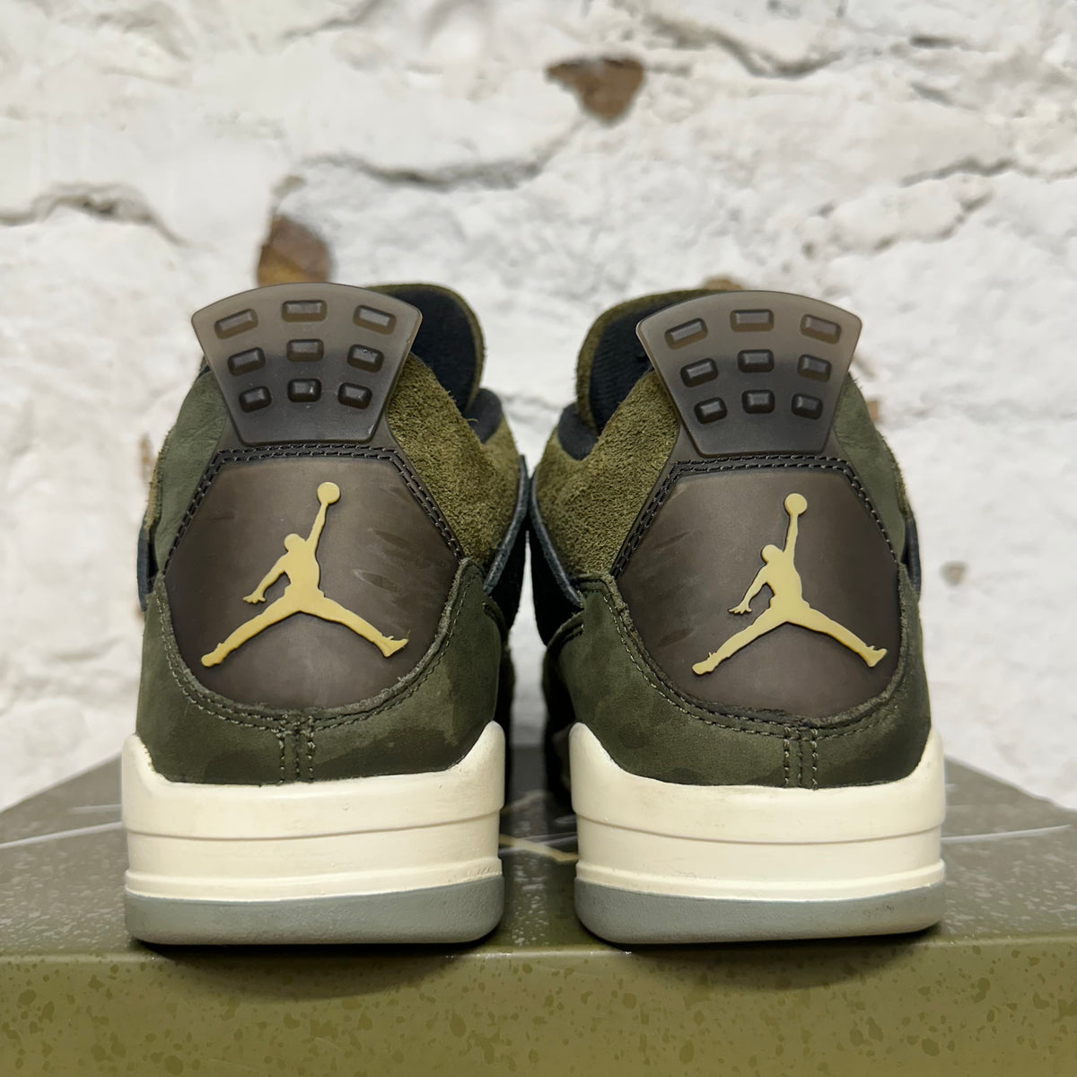 Air Jordan 4 Craft Medium Olive Sz 9.5