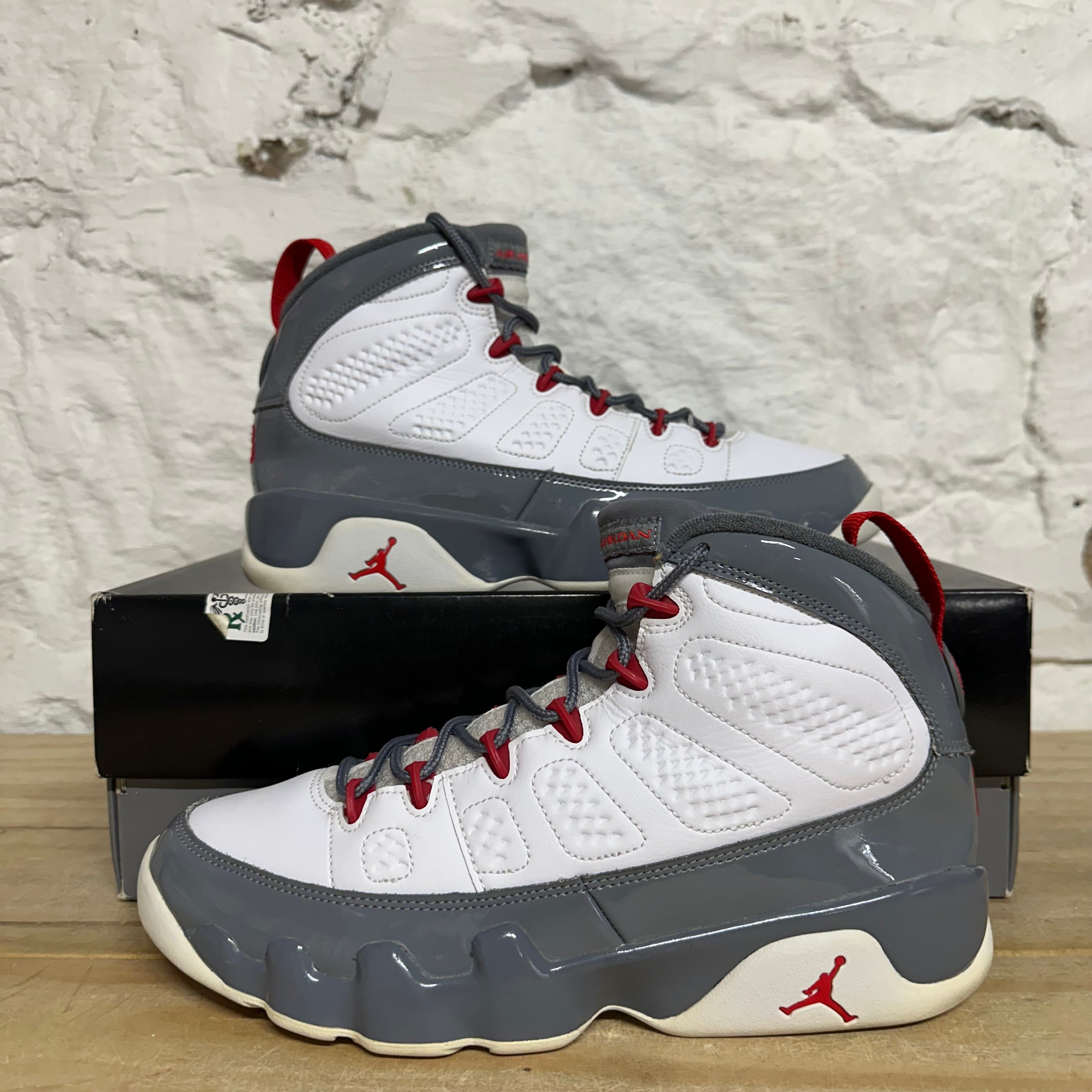 Air Jordan 9 Fire Red Sz 9