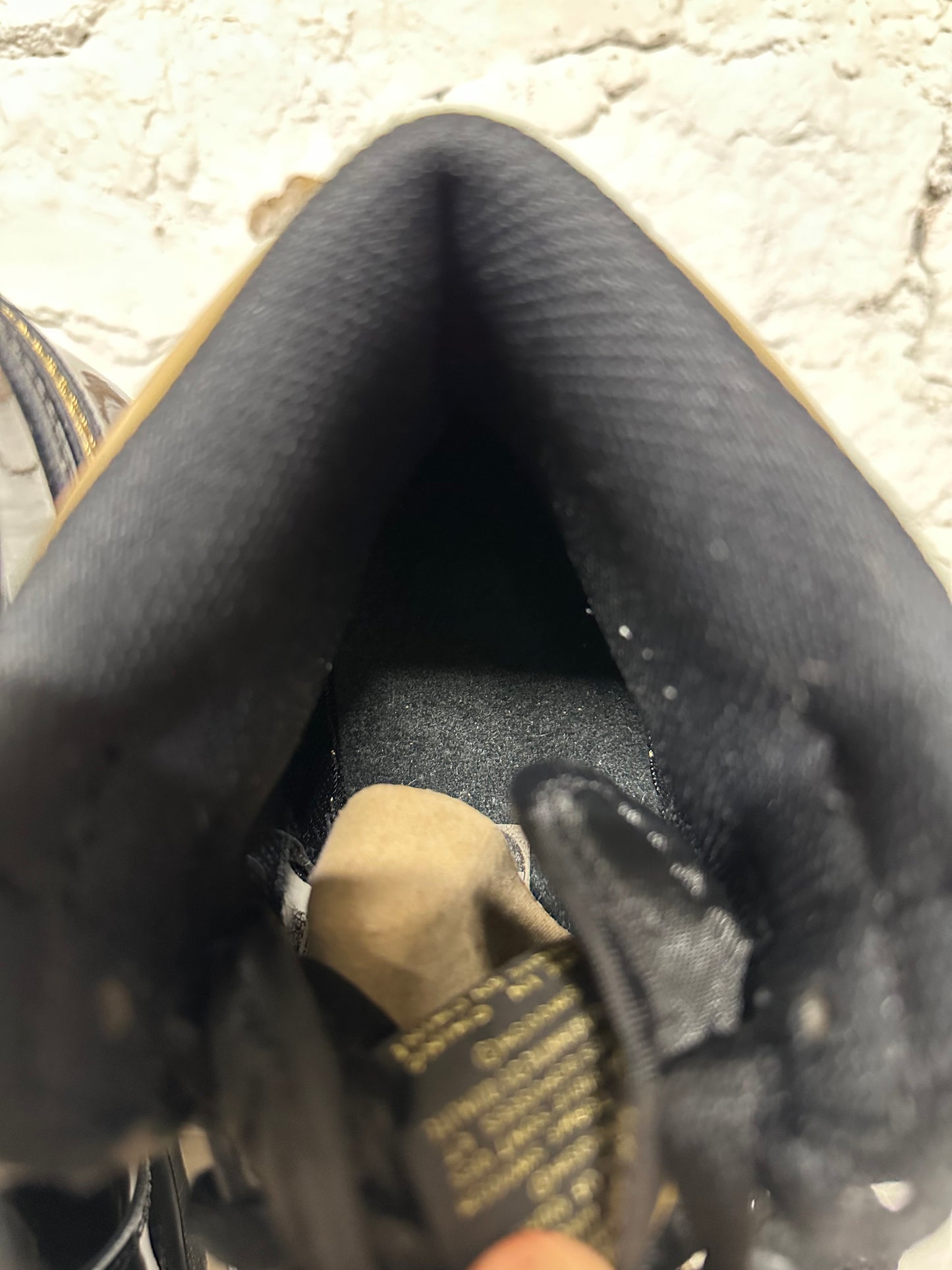 Air Jordan 1 Black Metallic Gold Sz 9