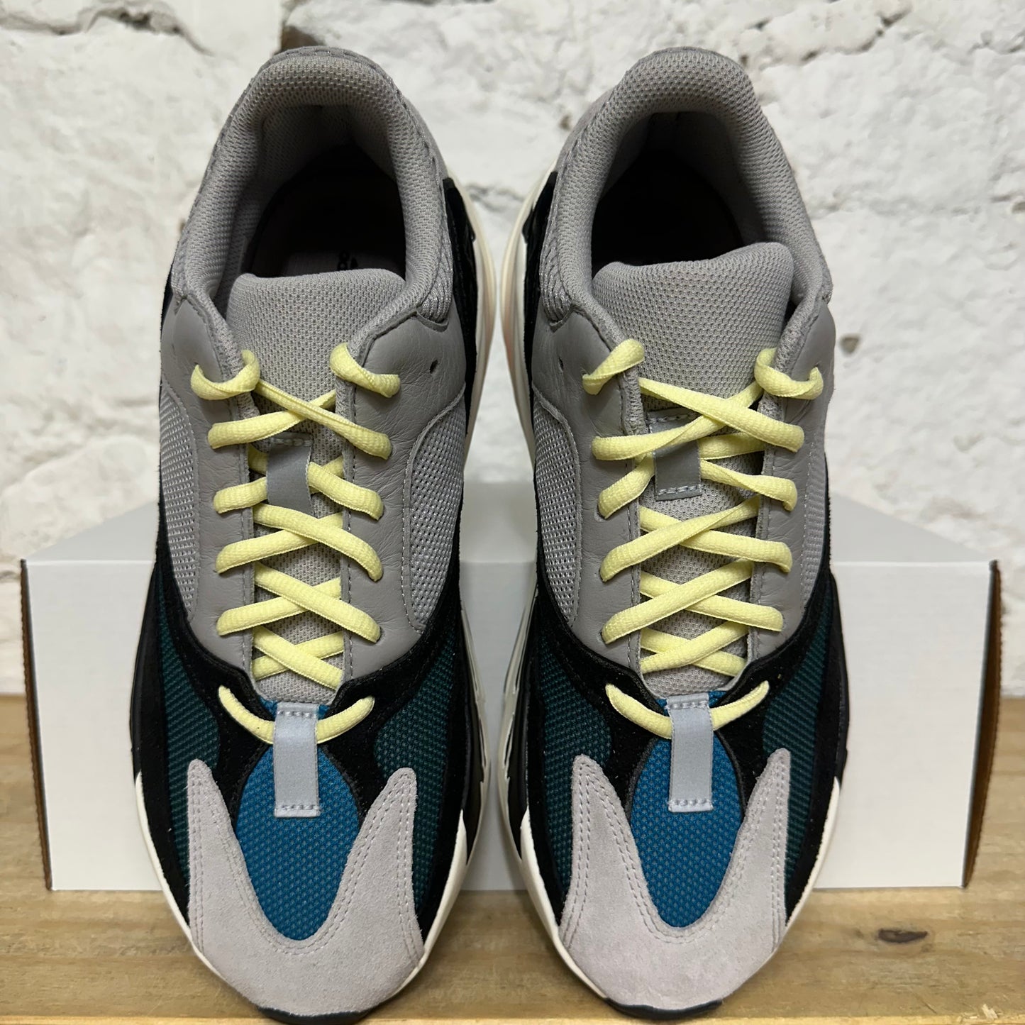 Yeezy 700 Wave Runner Sz 9