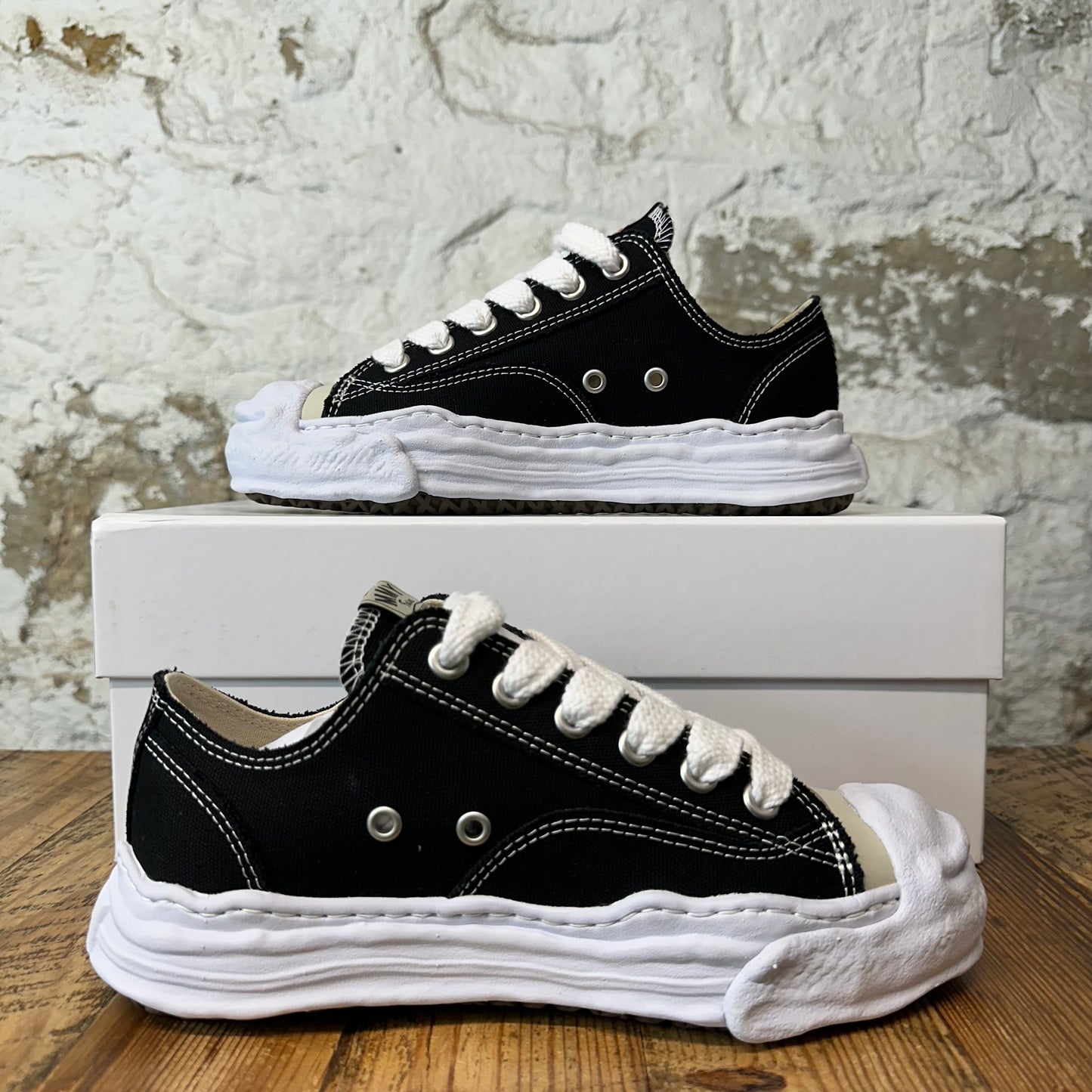 Maison MIhara Black White Hank Sneaker Sz 6 (38) DS