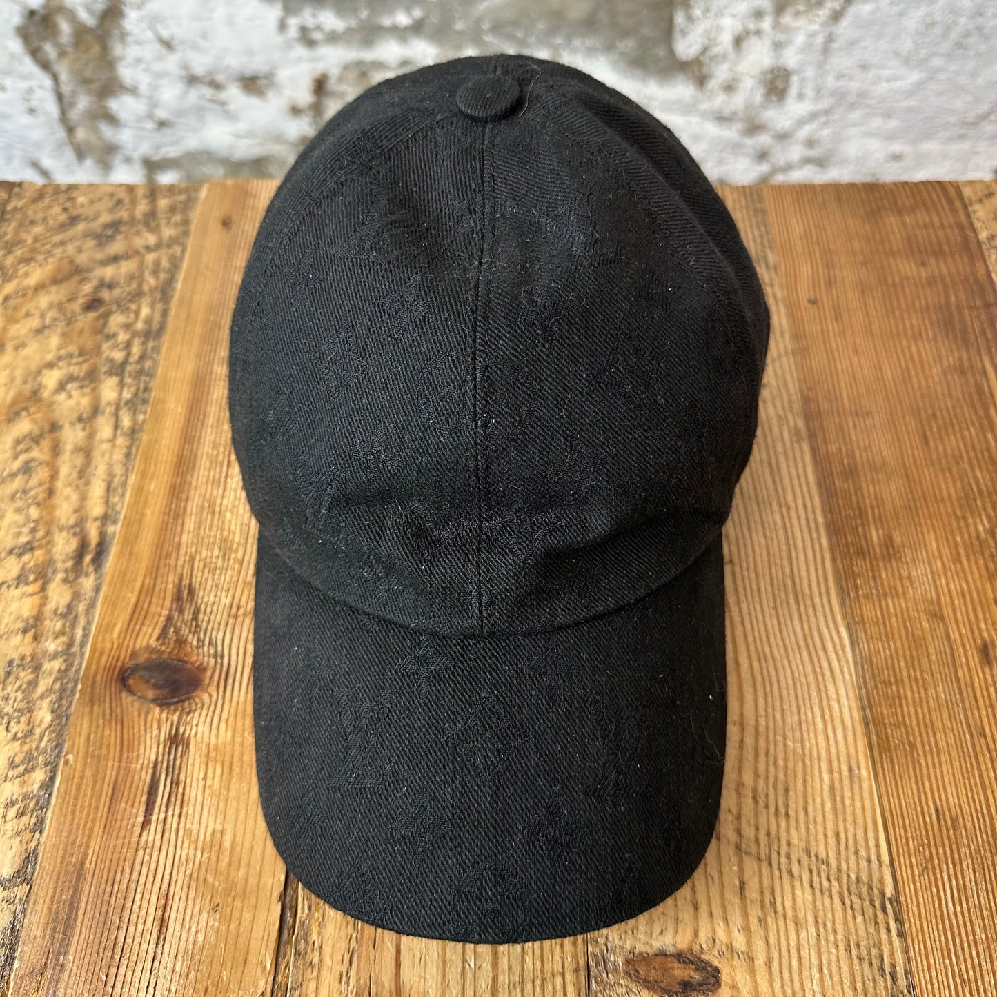 Louis Vuitton Black Monogram Essential Hat Sz 60