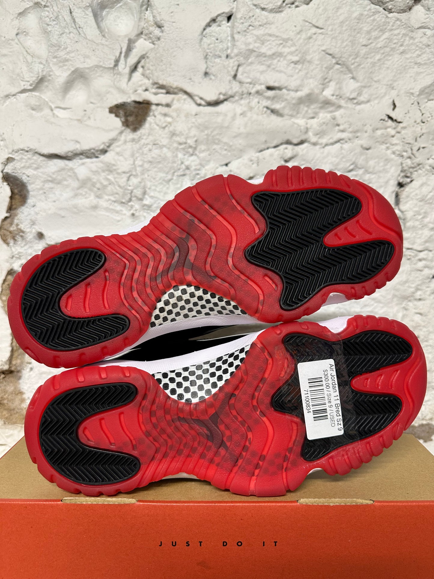 Air Jordan 11 High Bred Sz 9