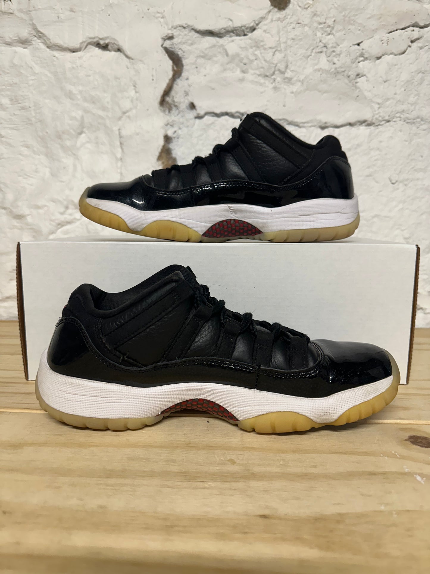 Air Jordan 11 Low 72-10 Sz 6.5Y