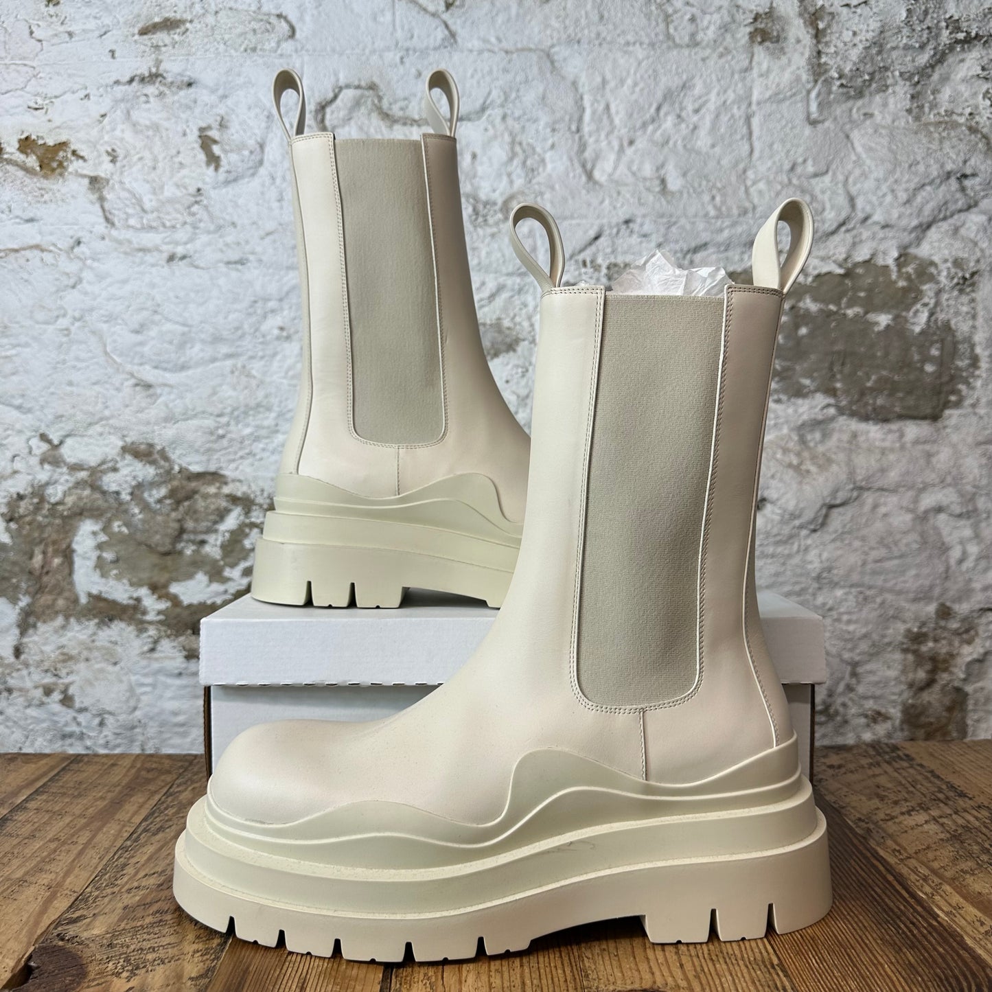 Bottega Veneta Beige Leather Tire Chelsea Boot Sz 10 (43) DS