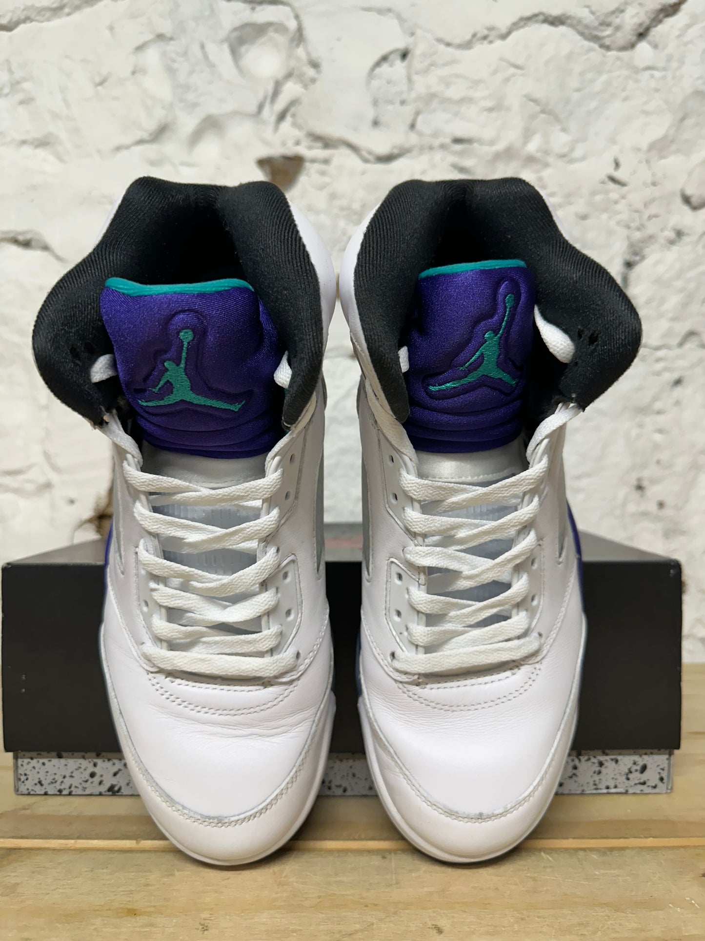 Air Jordan 5 Grape Sz 9