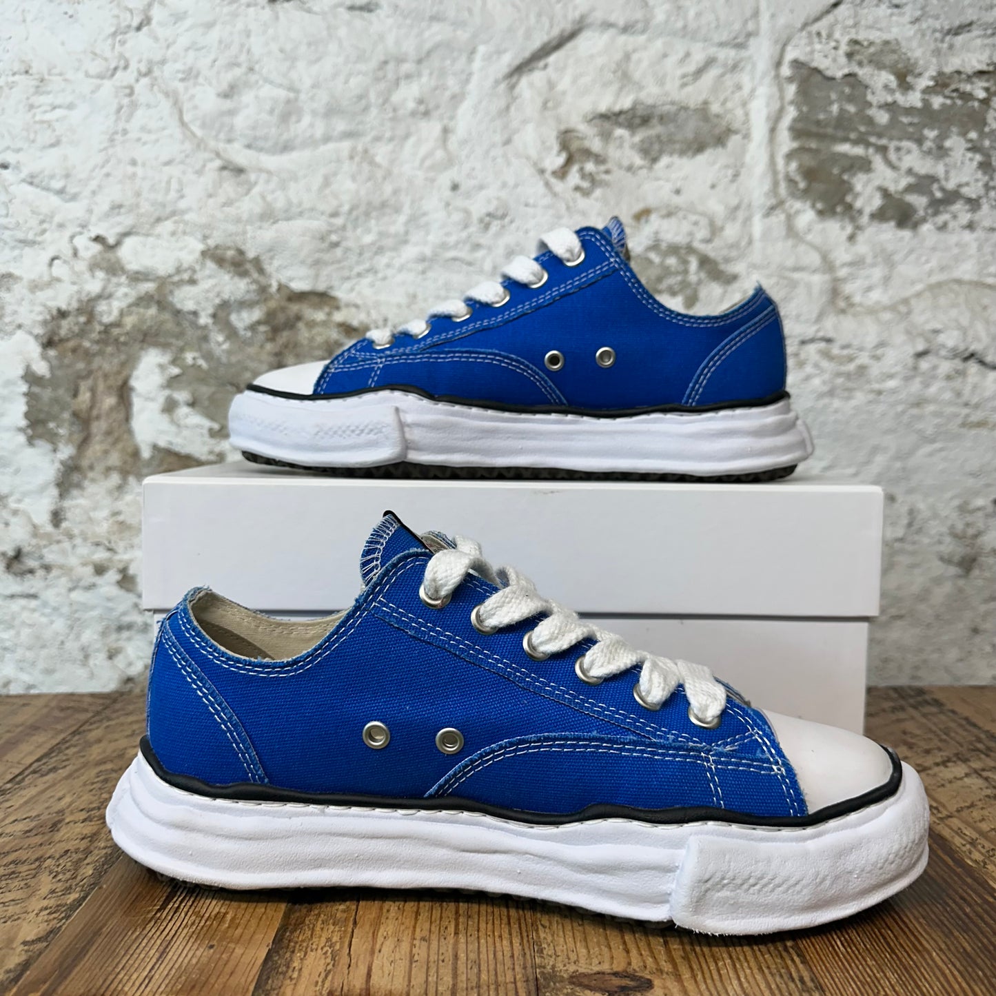 Maison Mihara Blue White Peterson Sneaker Sz 9 (42)