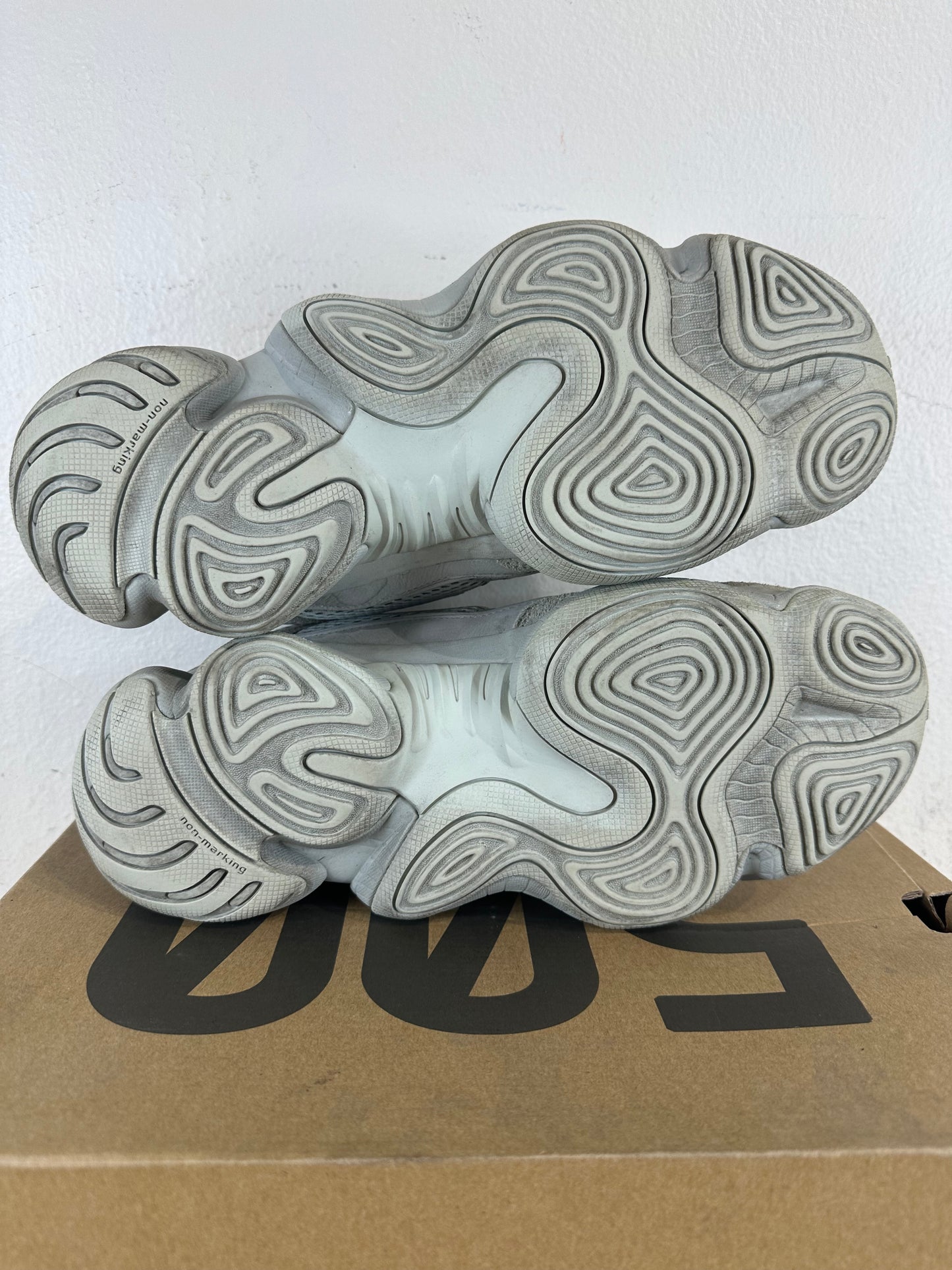 Yeezy 500 Salt Sz 10.5