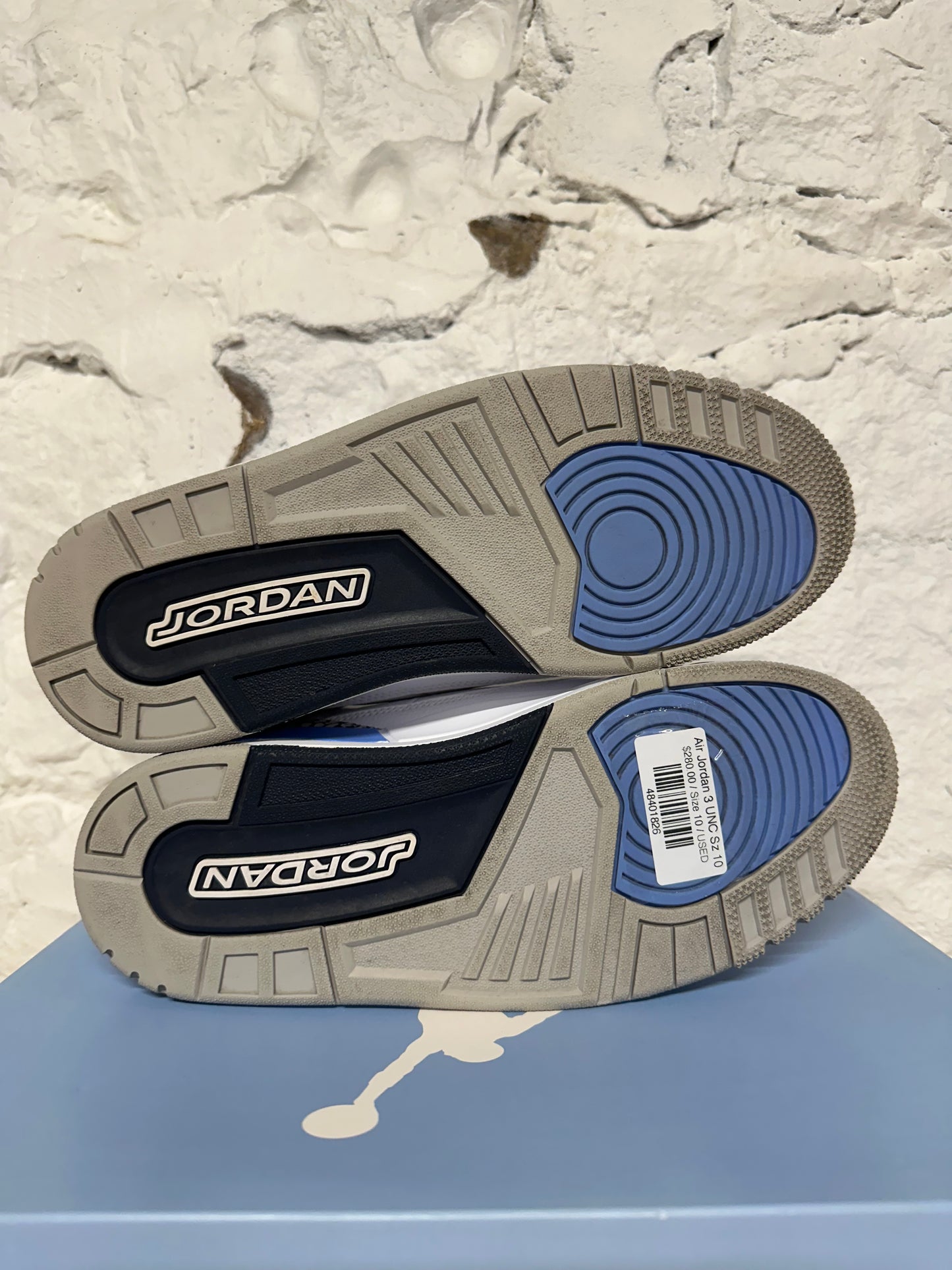 Air Jordan 3 UNC Sz 10