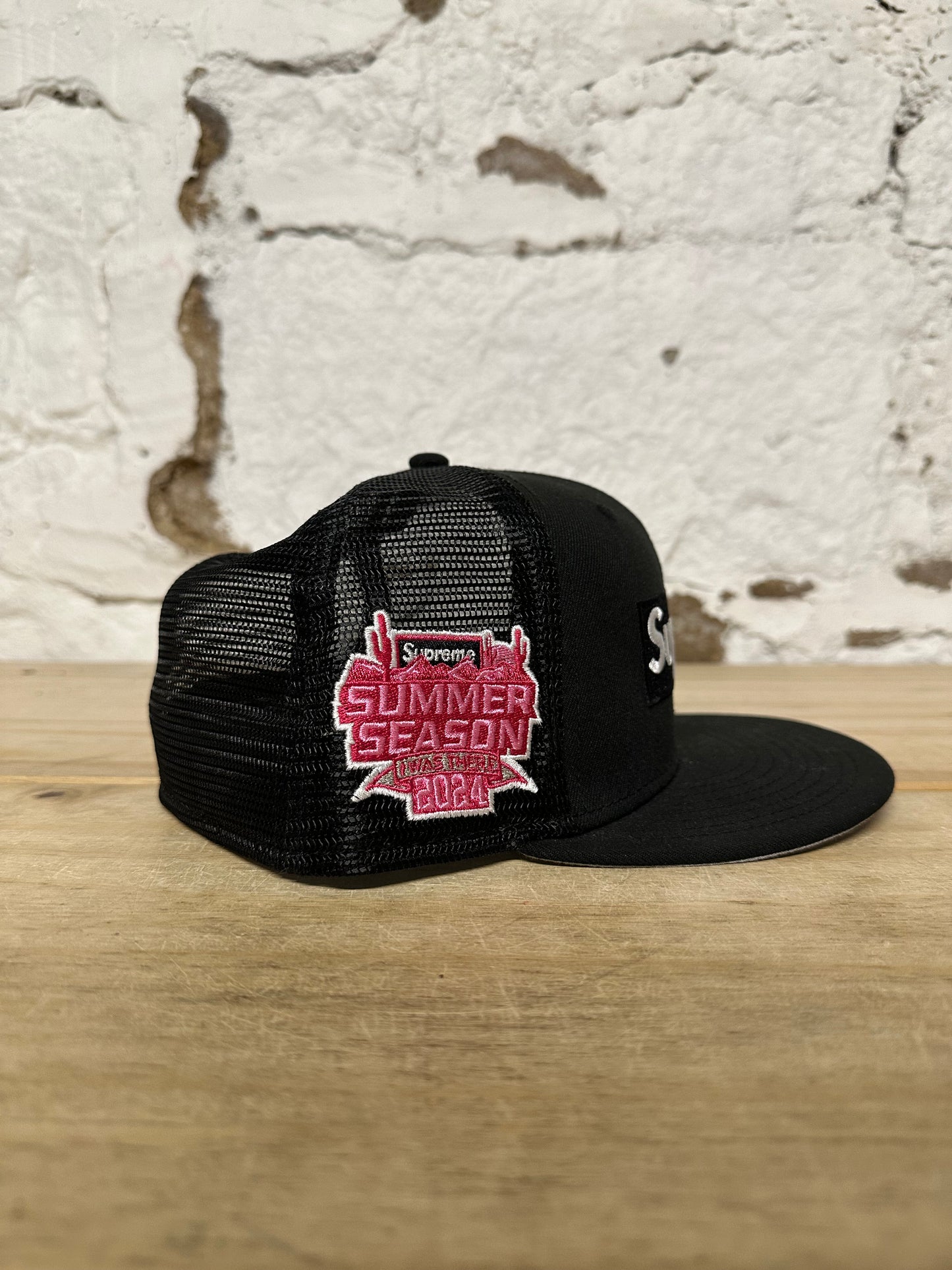 Supreme Summer Season Fitted Black Sz 7.5