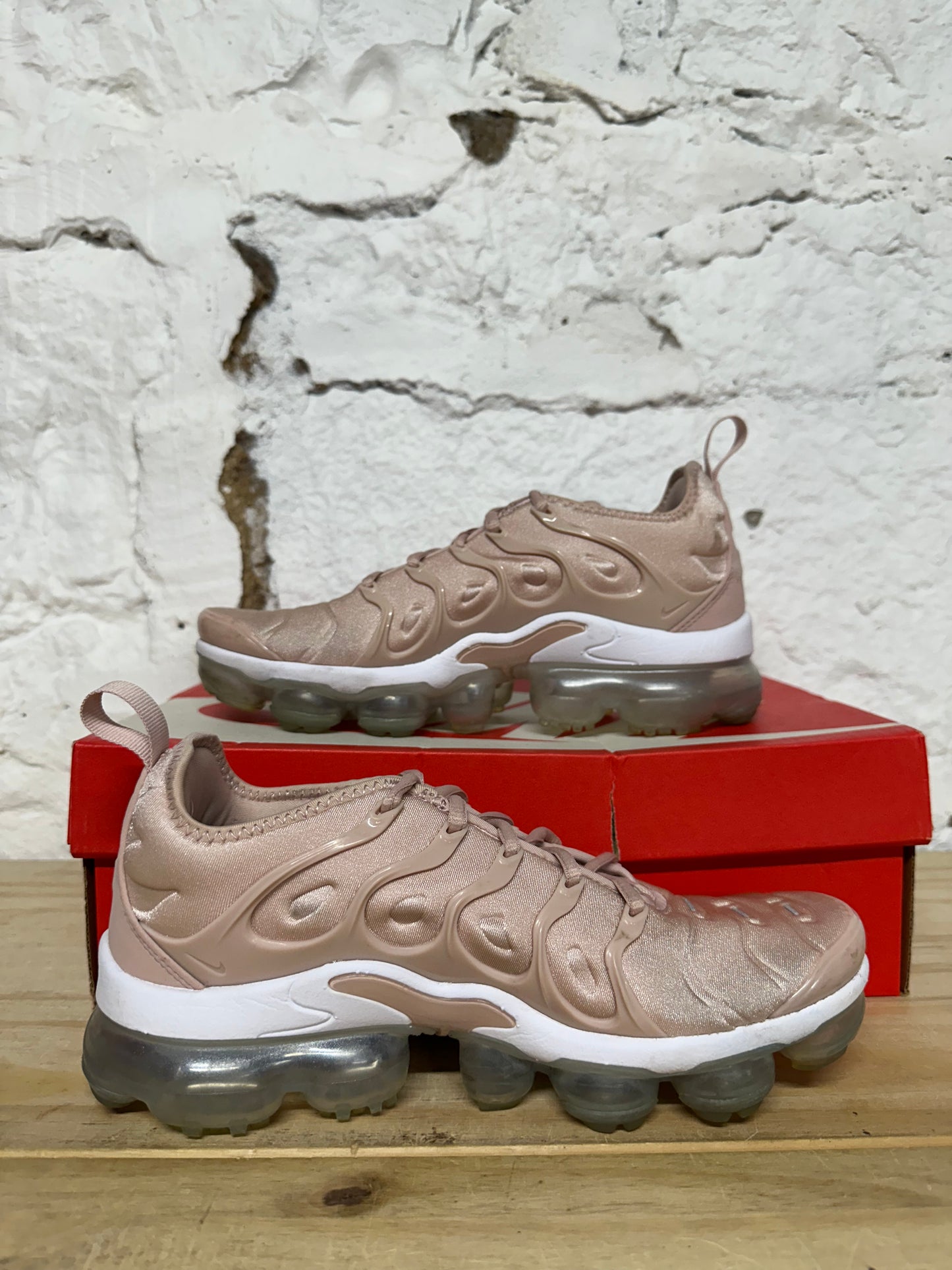 Nike Air VaporMax Plus Pink Oxford Sz 5.5 (7W)