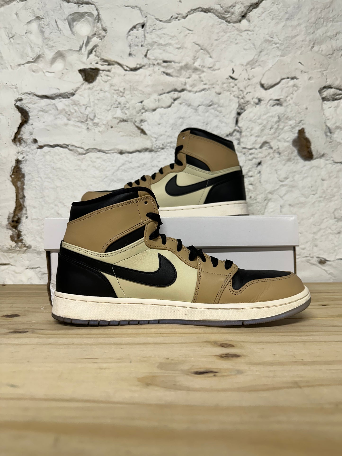 Air Jordan 1 Mushroom Sz 10 (11.5W)