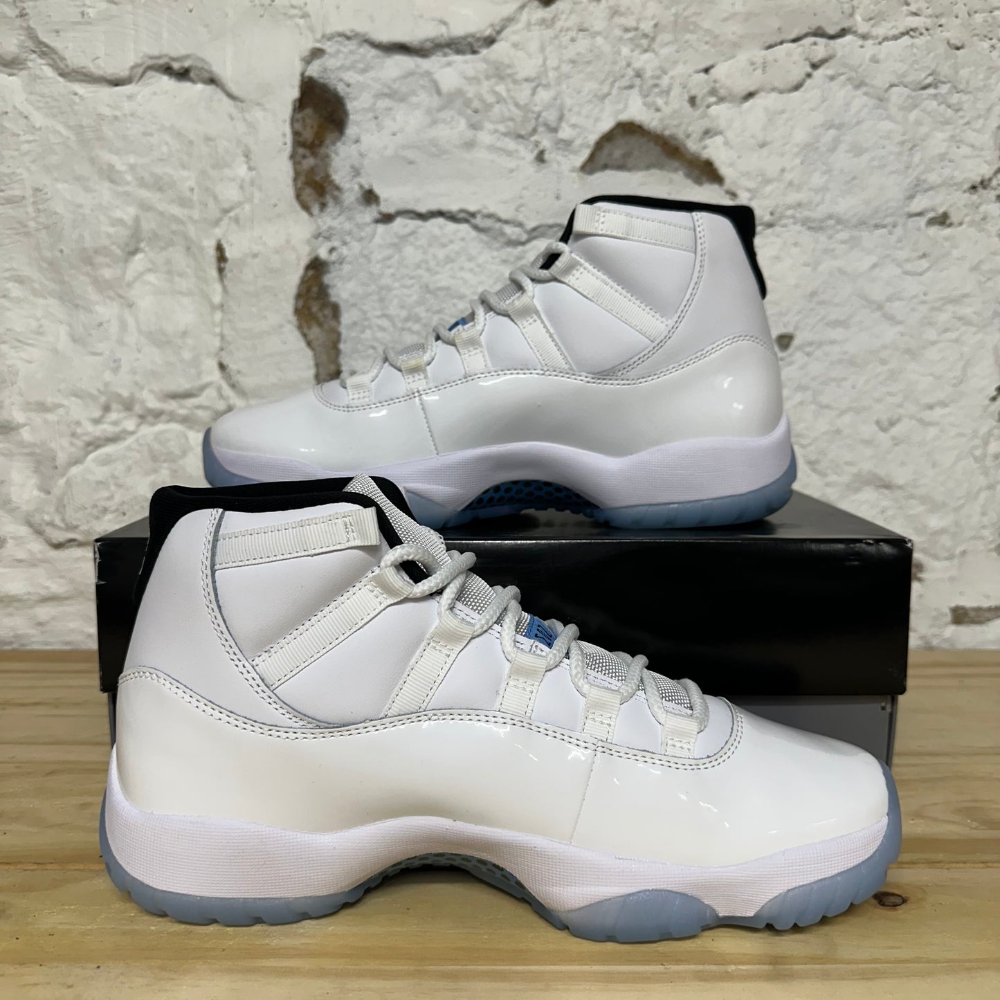 Air Jordan 11 High Legend Blue Sz 9 DS