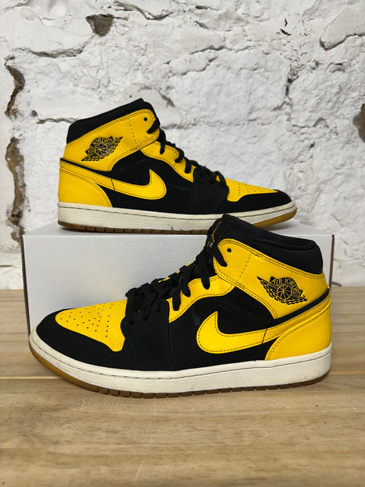 Air Jordan 1 Mid New Love Sz 10.5