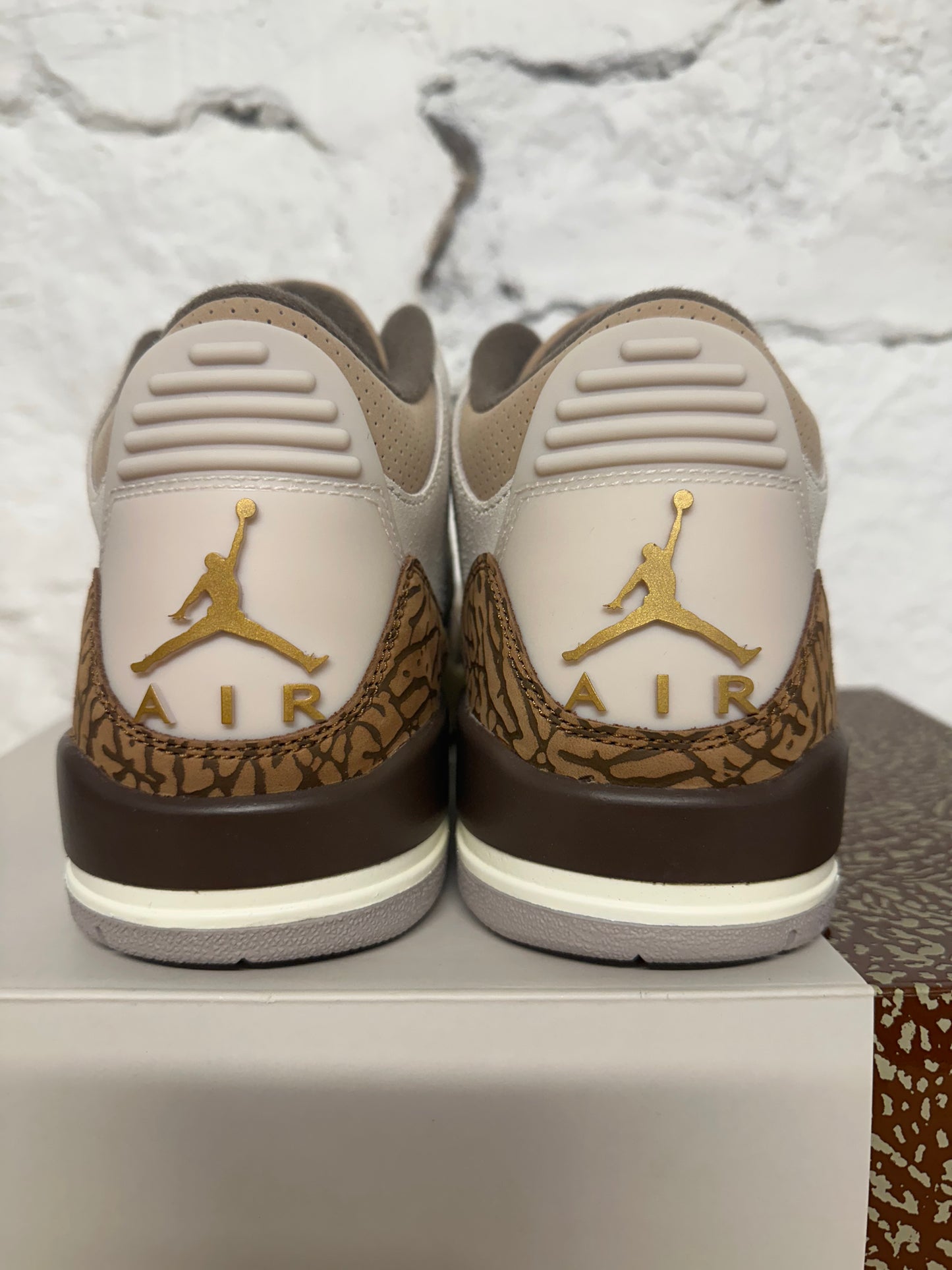 Air Jordan 3 Palomino Sz 9.5 DS