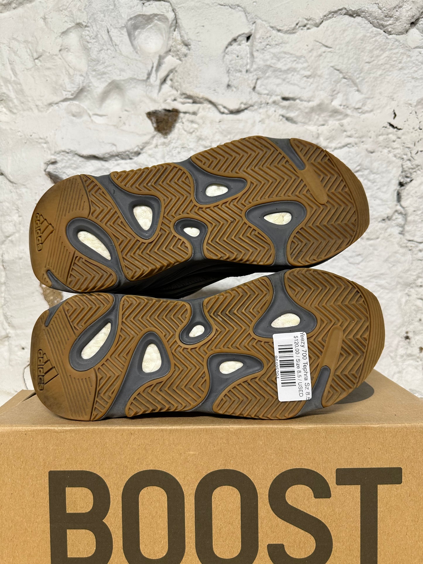 Yeezy 700 Tephra Sz 8.5