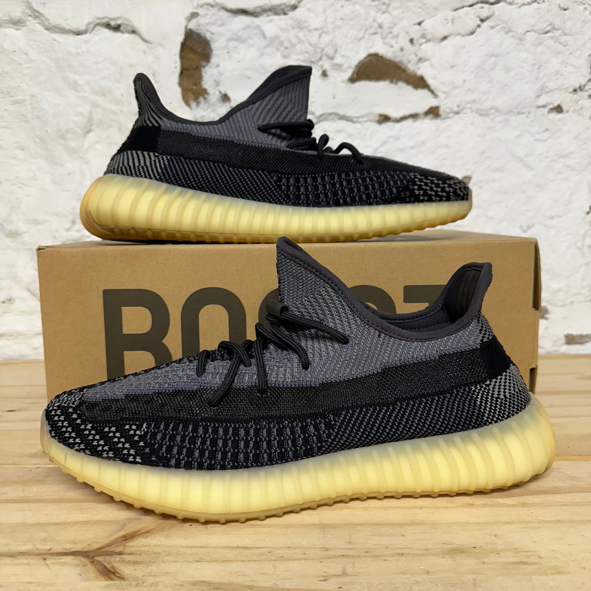 Yeezy 350 V2 Carbon Sz 12