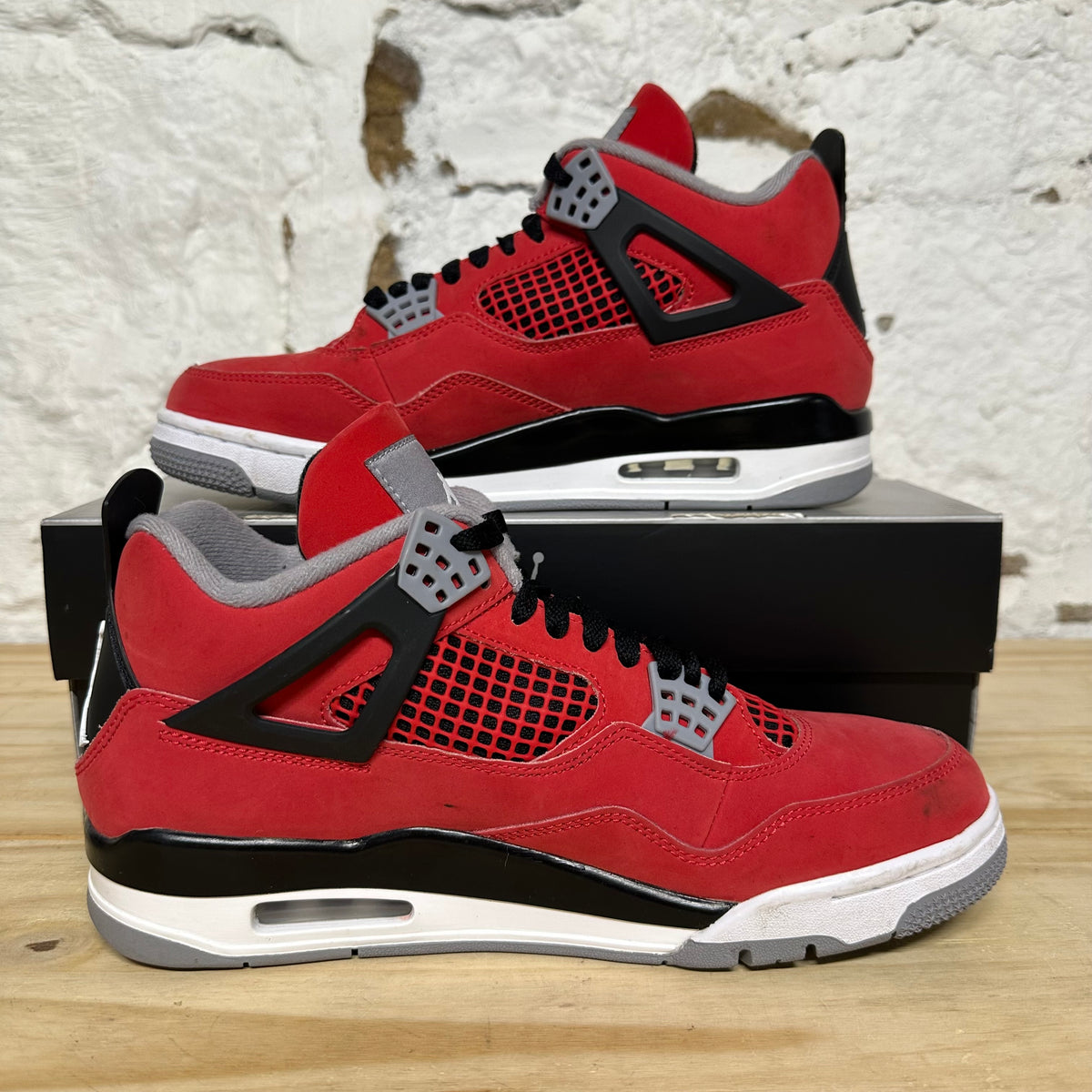 Air Jordan 4 Toro Bravo (2026) Sz 9