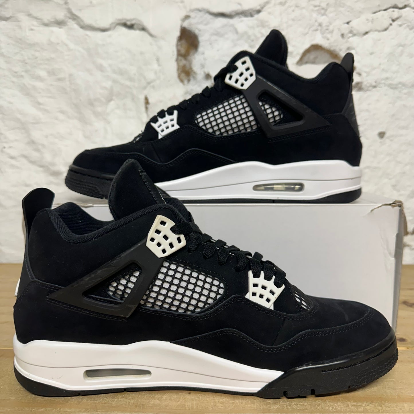 Air Jordan 4 White Thunder Sz 11.5