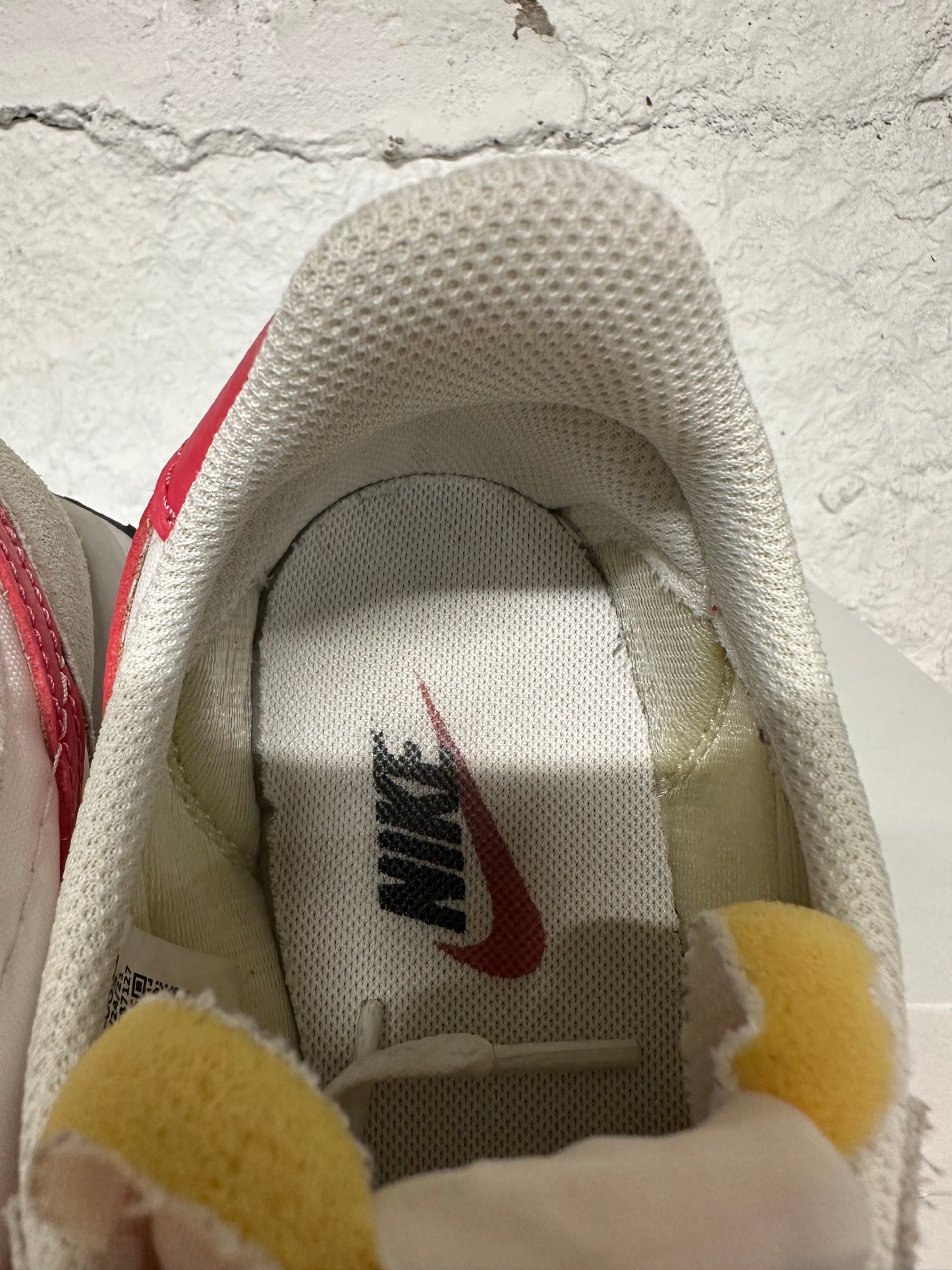 Nike Waffle Trainer 2 Photon Dust Sz 5 (6.5W)