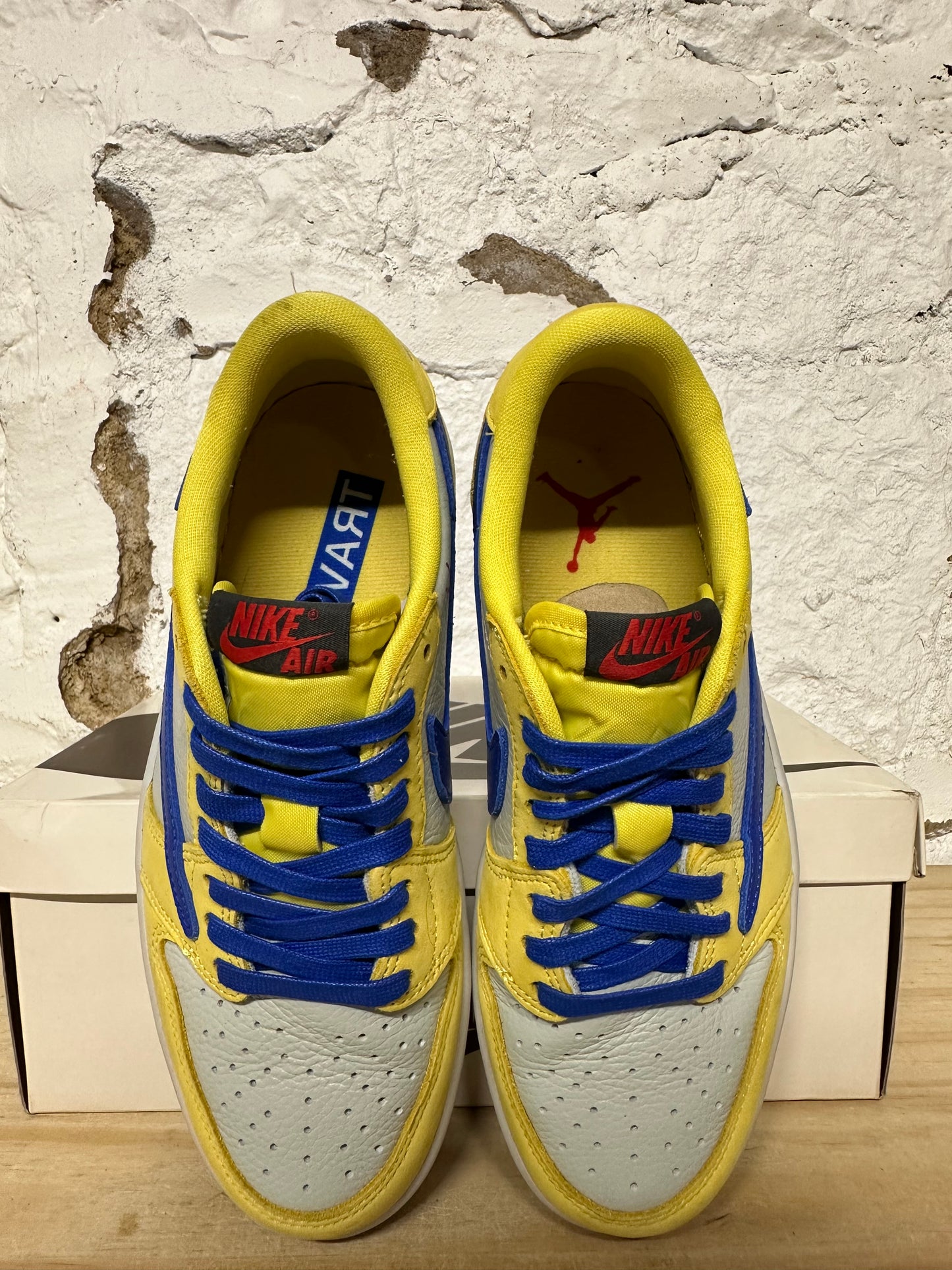 Air Jordan 1 Low Travis Scott Canary Sz 5.5 (7W)