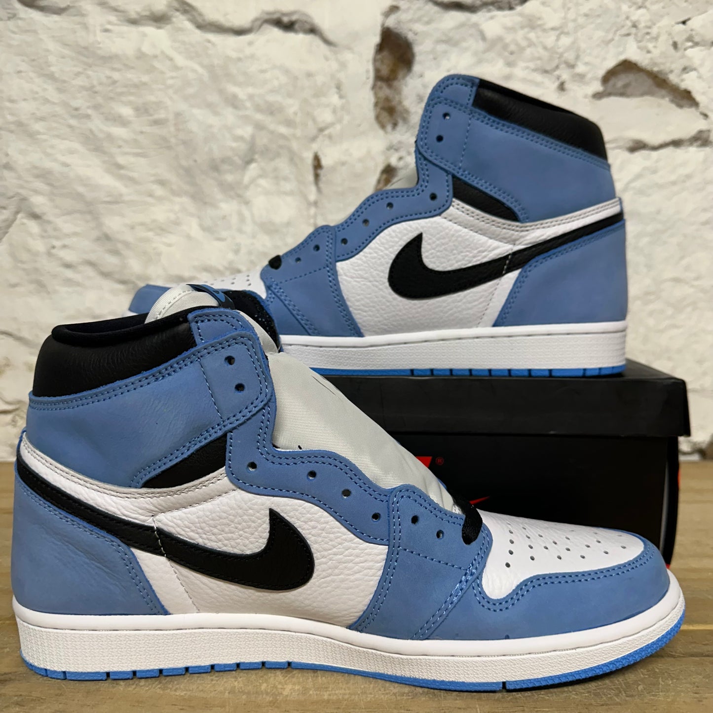 Air Jordan 1 High University Blue Sz 11 DS