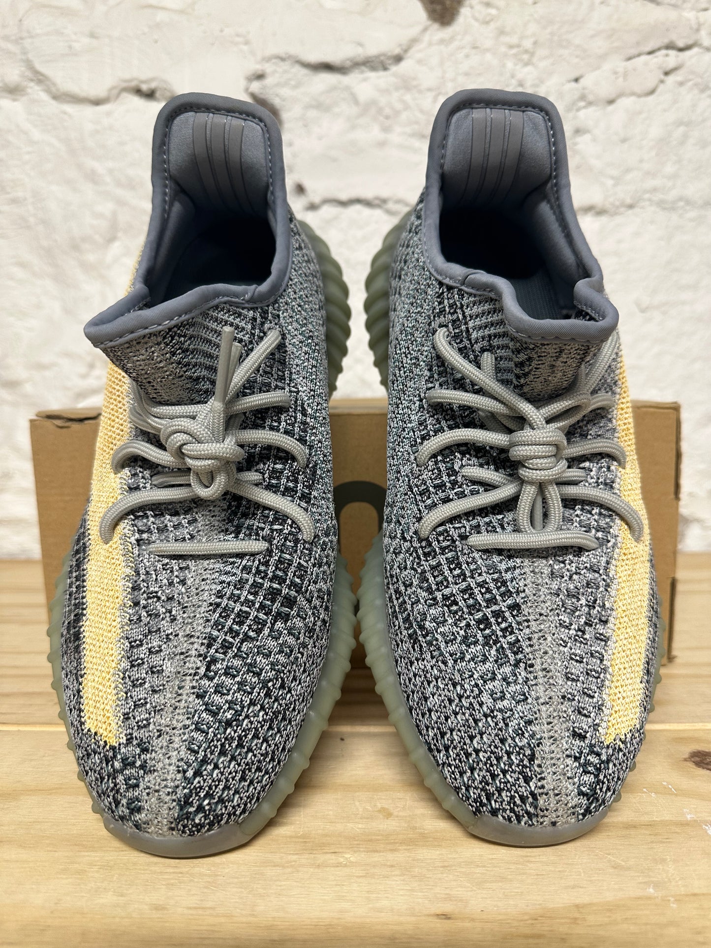 Yeezy 350 V2 Ash Blue Sz 8.5