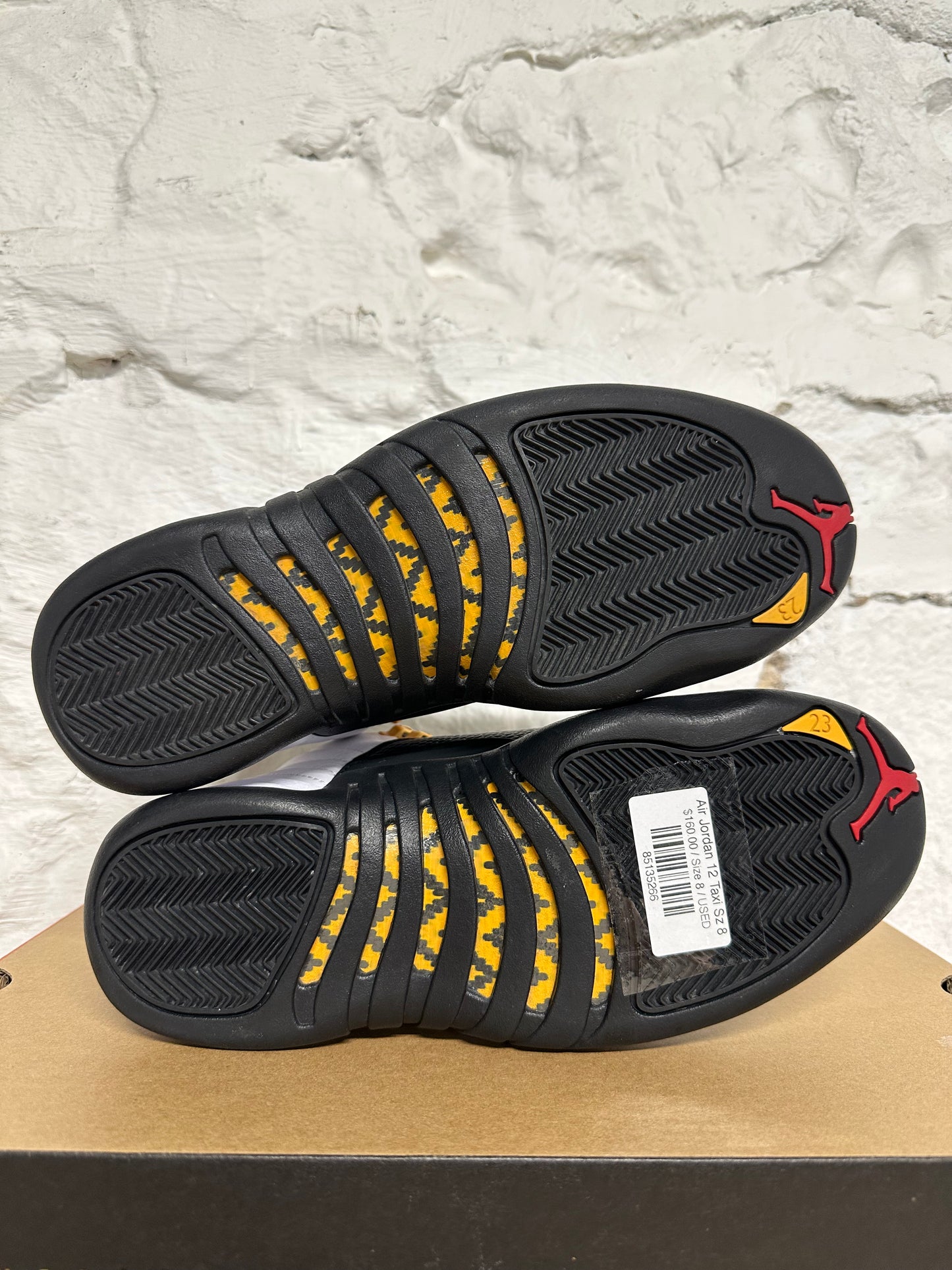 Air Jordan 12 Taxi Sz 8