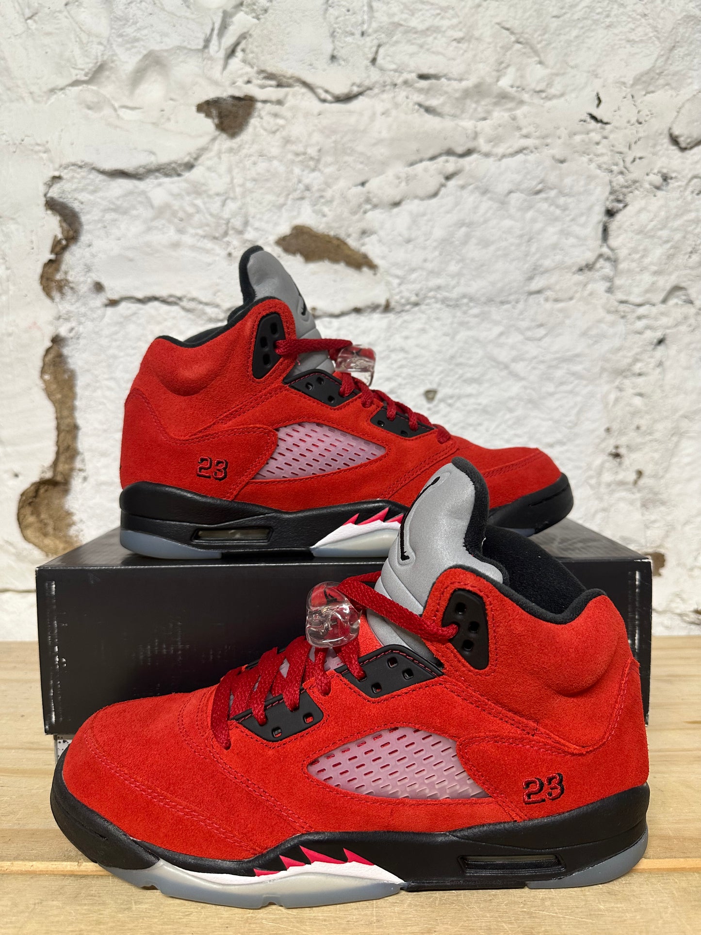 Air Jordan 5 Raging Bull Sz 6Y